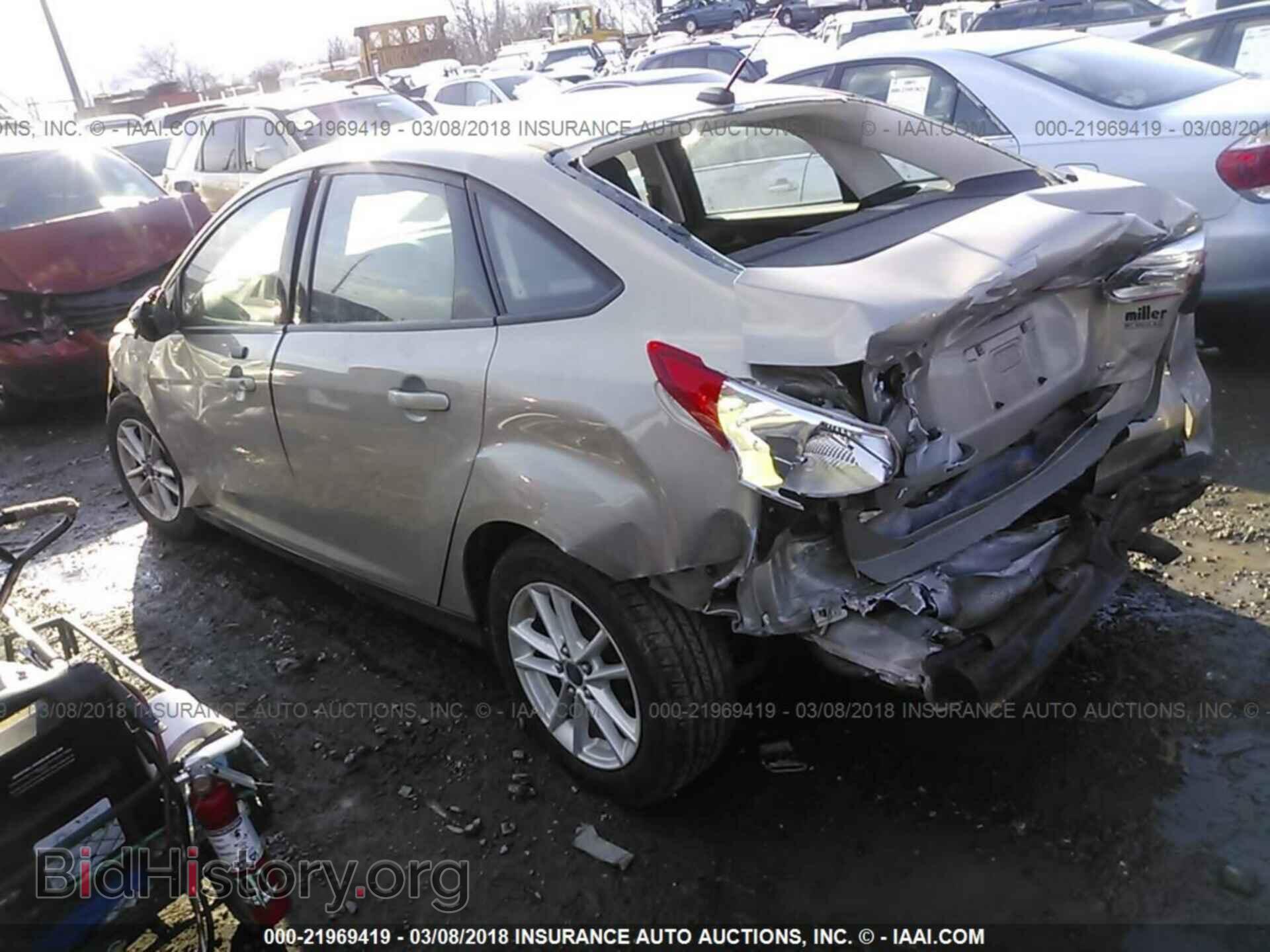 2015 Ford Focus - VIN: 1FADP3F23FL343440 - Photo 3