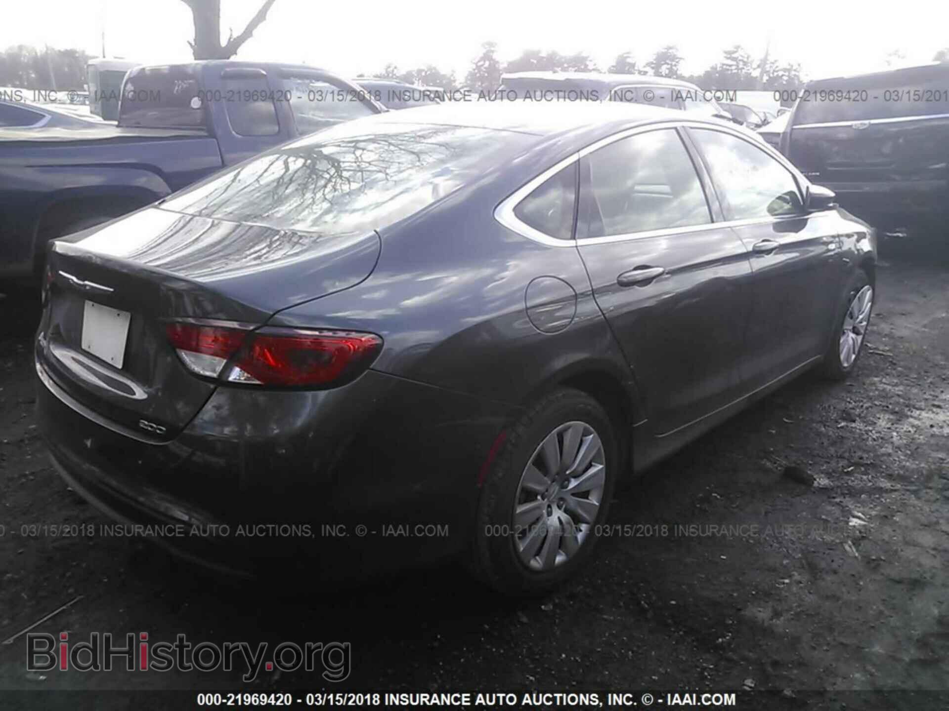 2015 Chrysler 200 - VIN: 1C3CCCFB5FN563821 - Photo 4