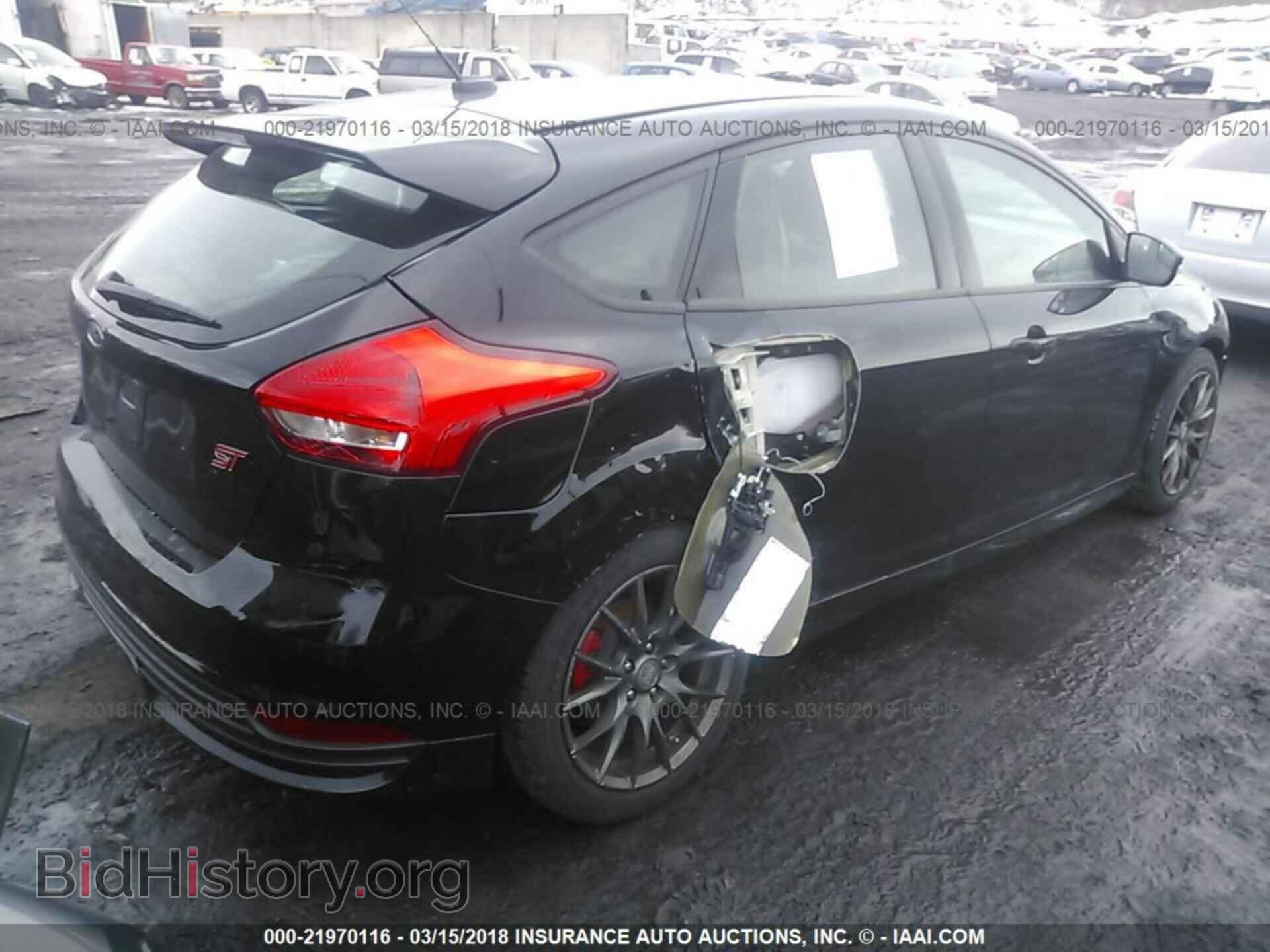 2017 Ford Focus - VIN: 1FADP3L99HL221573 - Photo 4