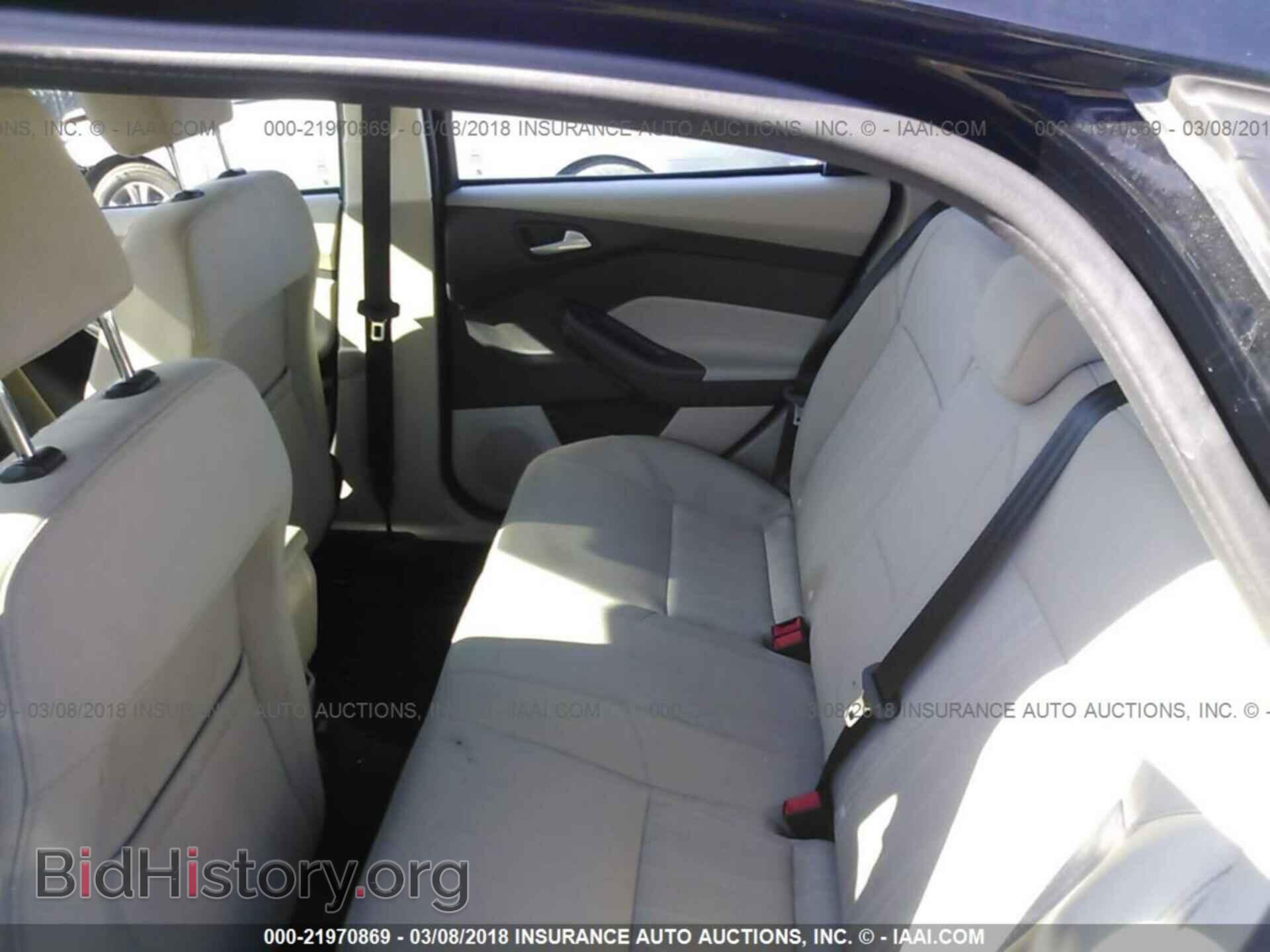 2016 Ford Focus - VIN: 1FADP3F21GL357385 - Photo 8
