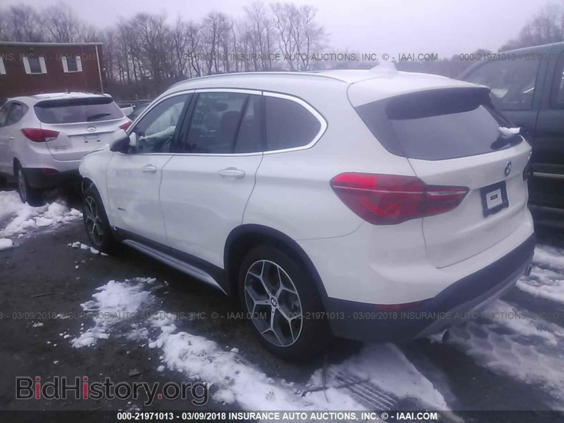 2017 Bmw X1 - VIN: WBXHT3C30H5F84633 - Фото 3
