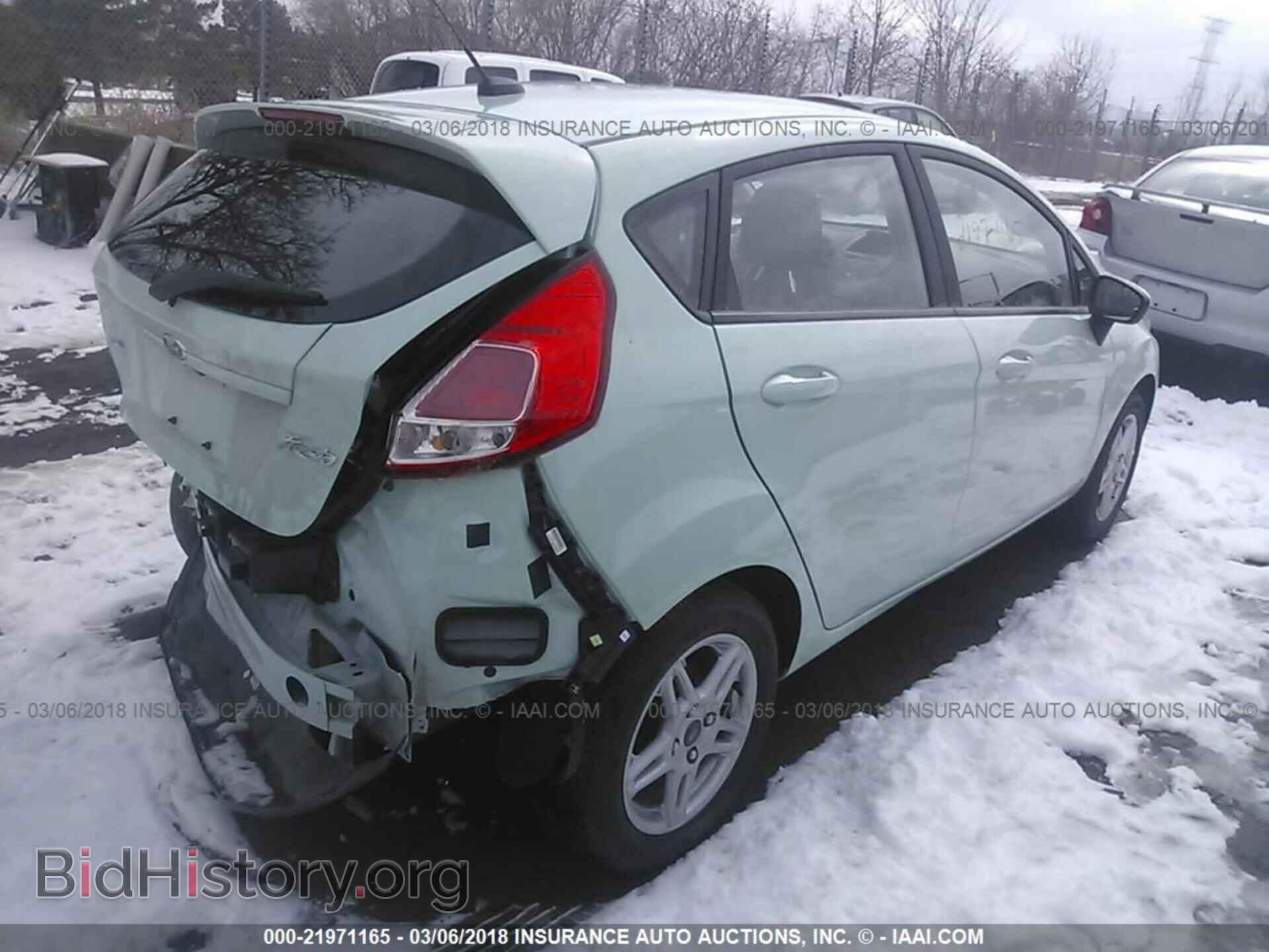 2018 Ford Fiesta - VIN: 3FADP4EJ2JM106976 - Photo 4