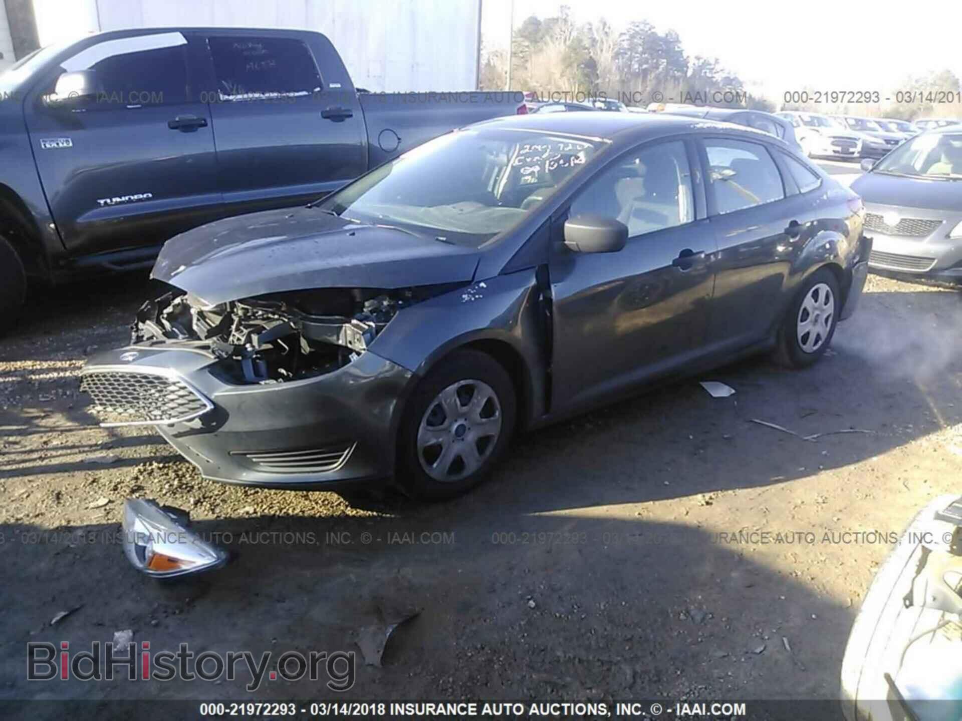 2017 Ford Focus - VIN: 1FADP3E22HL297720 - Photo 2