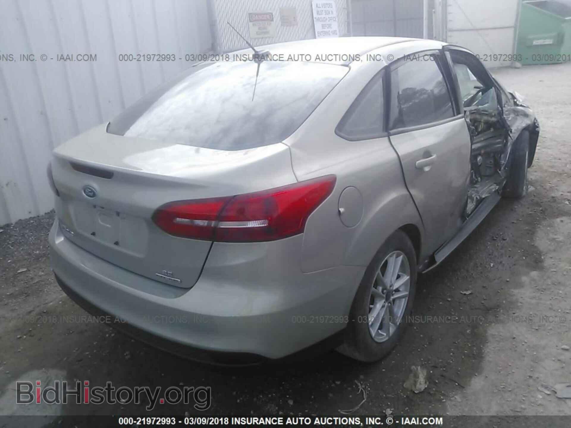 2015 Ford Focus - VIN: 1FADP3F25FL311444 - Photo 4