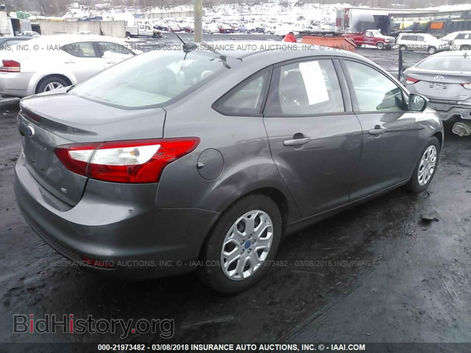 2012 Ford Focus - VIN: 1FAHP3F2XCL270158 - Photo 4