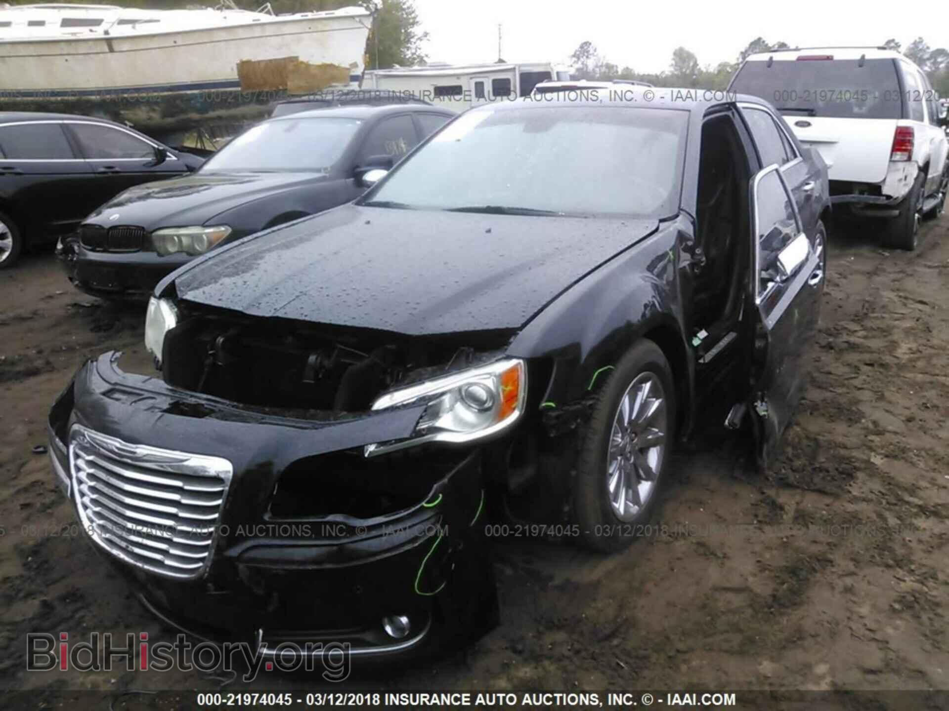 2013 Chrysler 300c - VIN: 2C3CCAEG7DH565626 - Фото 2