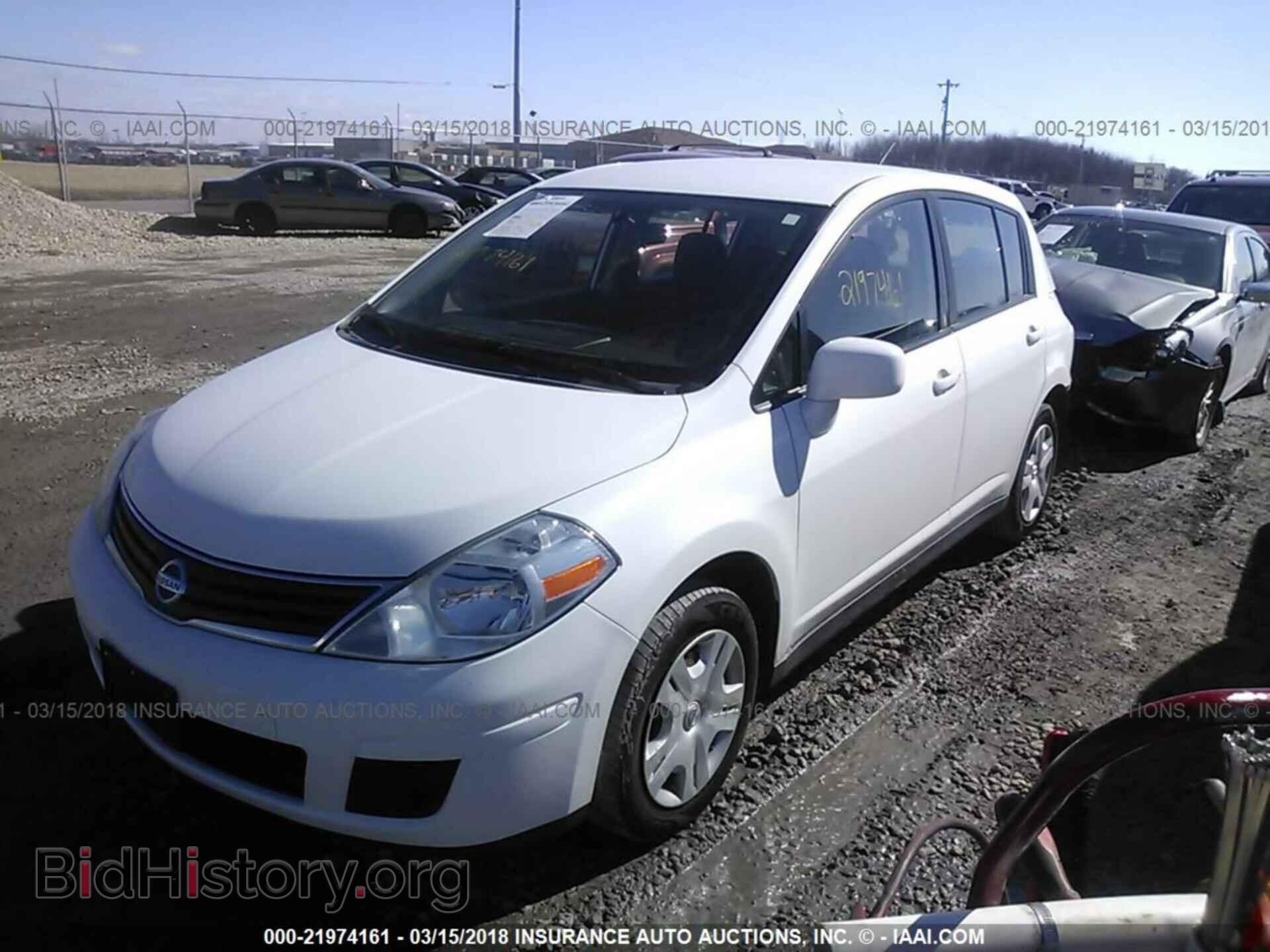 2011 Nissan Versa - VIN: 3N1BC1CP3BL421329 - Фото 2