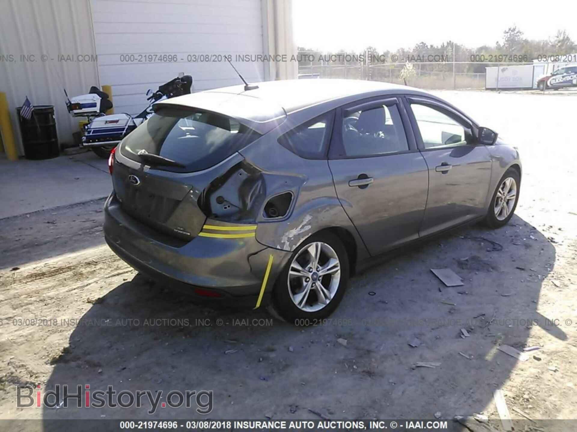 2012 Ford Focus - VIN: 1FAHP3K23CL365635 - Photo 4