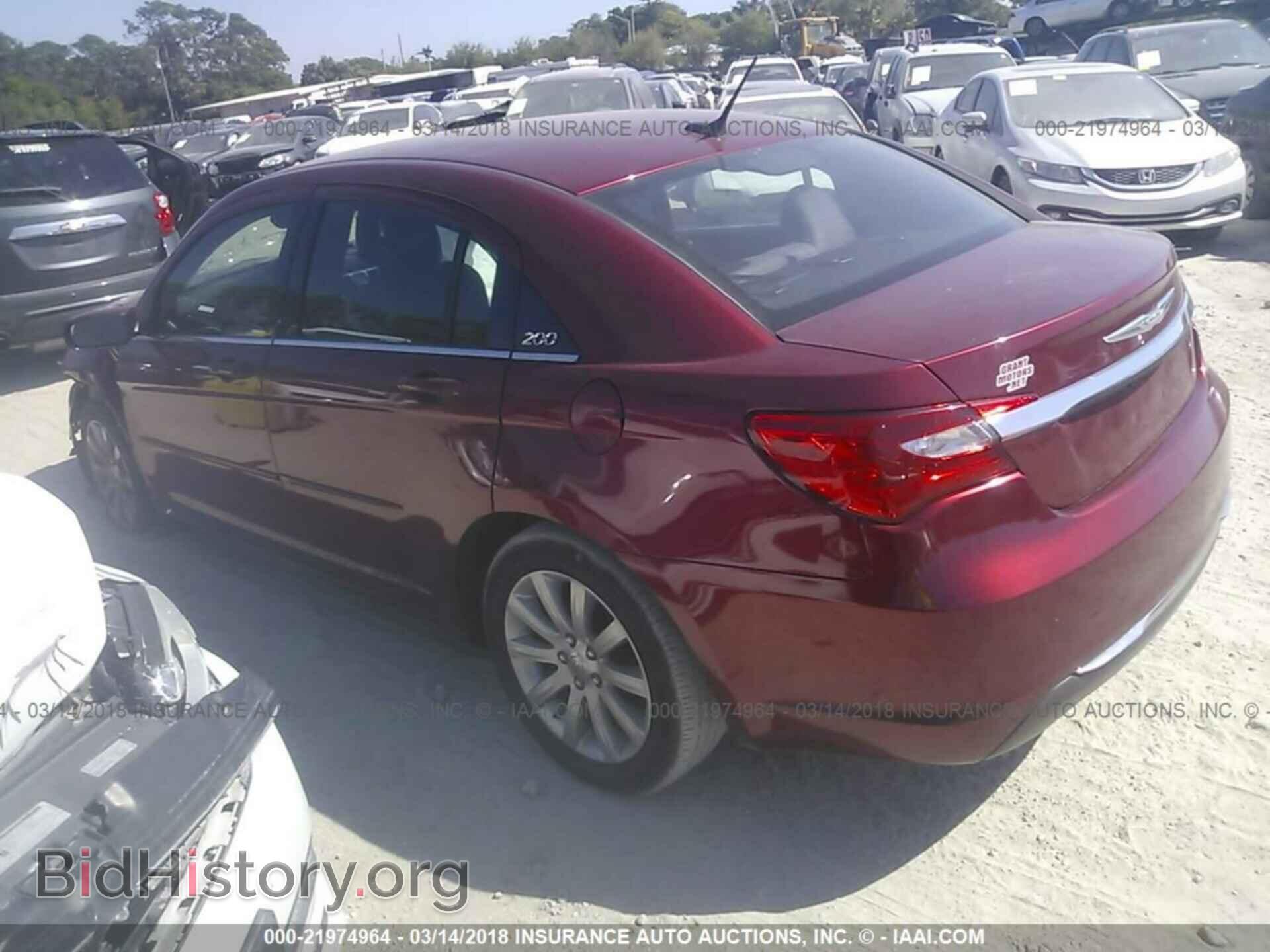 2013 Chrysler 200 - VIN: 1C3CCBBB4DN732904 - Фото 3