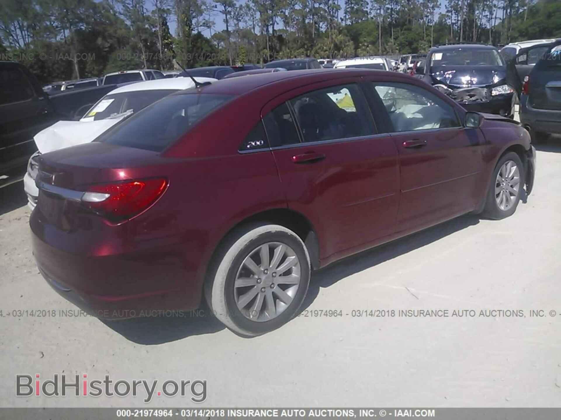 2013 Chrysler 200 - VIN: 1C3CCBBB4DN732904 - Фото 4