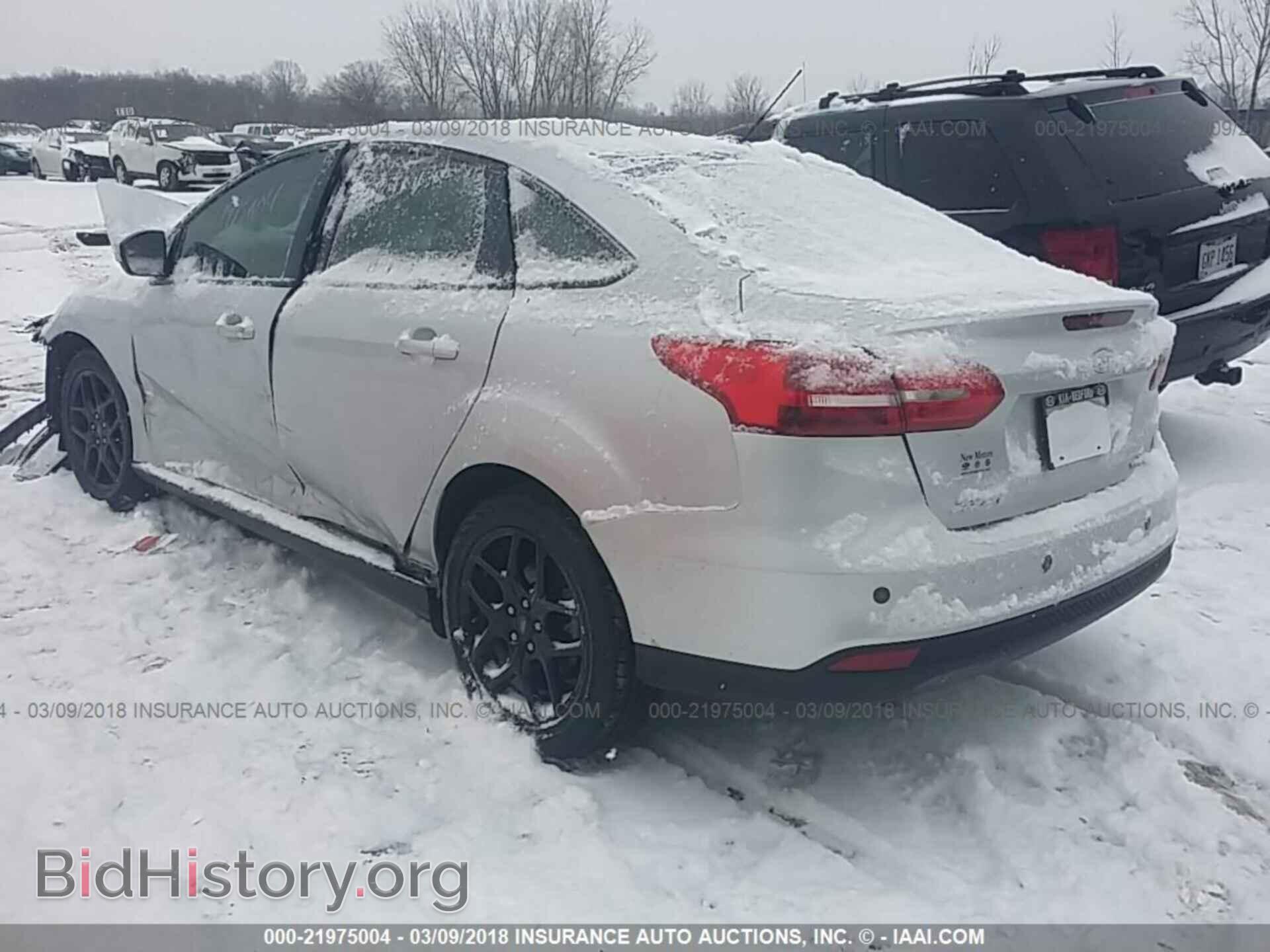 2016 Ford Focus - VIN: 1FADP3F28GL332287 - Фото 3