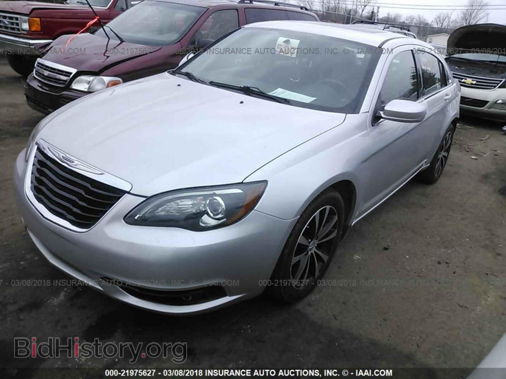2012 Chrysler 200 - VIN: 1C3CCBHG9CN150413 - Фото 2