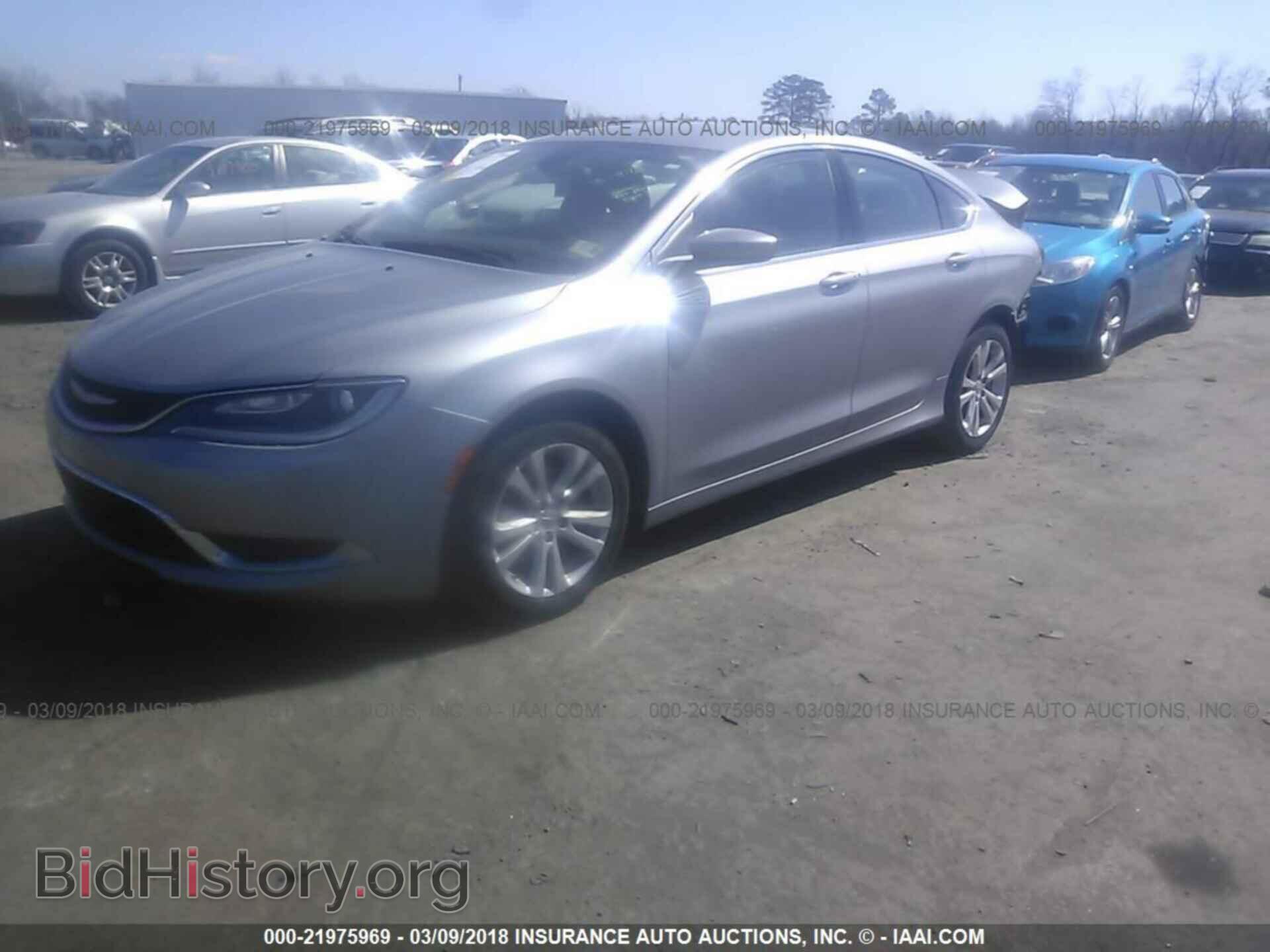 2015 Chrysler 200 - VIN: 1C3CCCAB3FN579801 - Фото 2