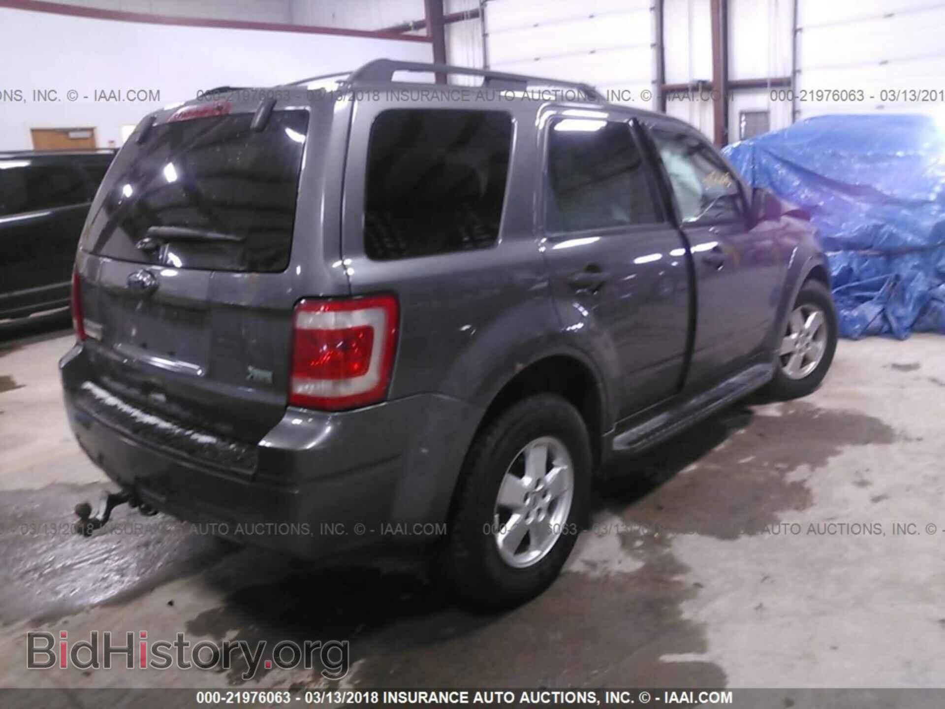 2011 Ford Escape - VIN: 1FMCU9DG1BKB04450 - Photo 4