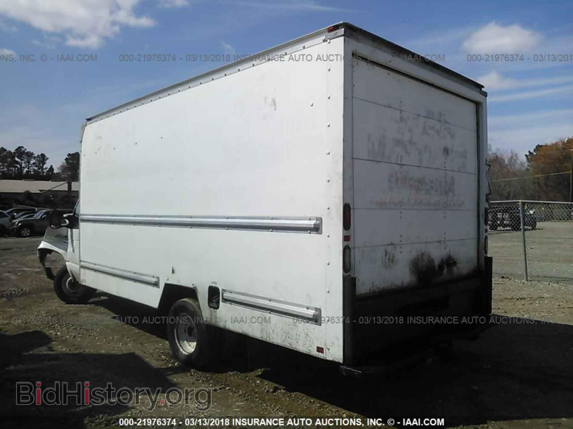 2011 Ford Econoline - VIN: 1FDWE3FL1BDA57765 - Photo 3