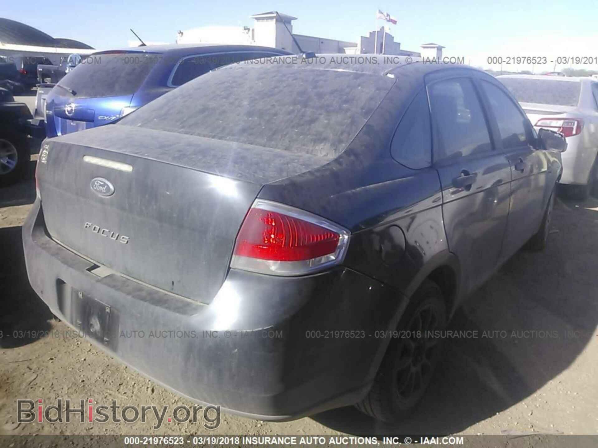 2011 Ford Focus - VIN: 1FAHP3EN2BW102734 - Фото 4