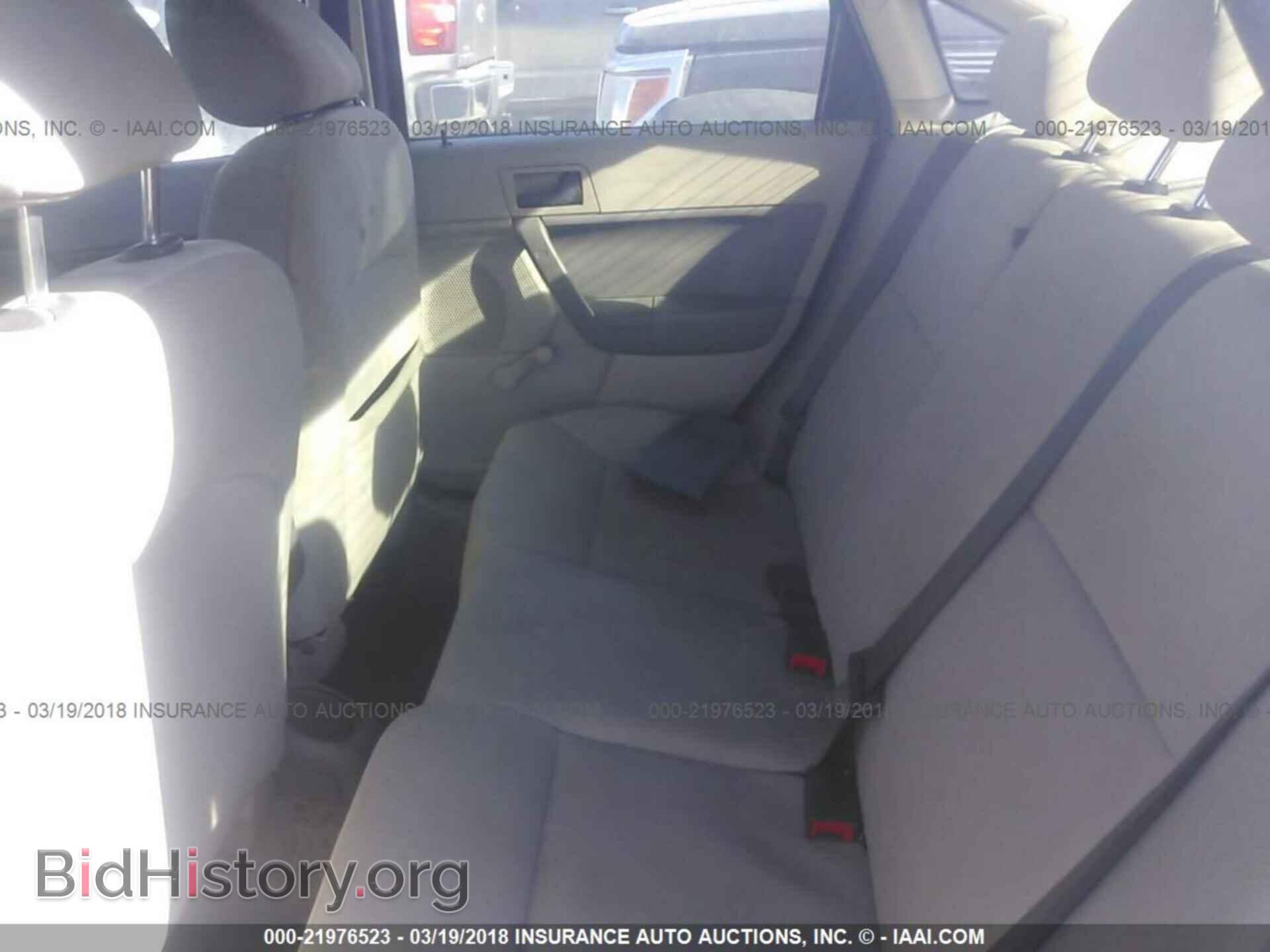 2011 Ford Focus - VIN: 1FAHP3EN2BW102734 - Фото 8
