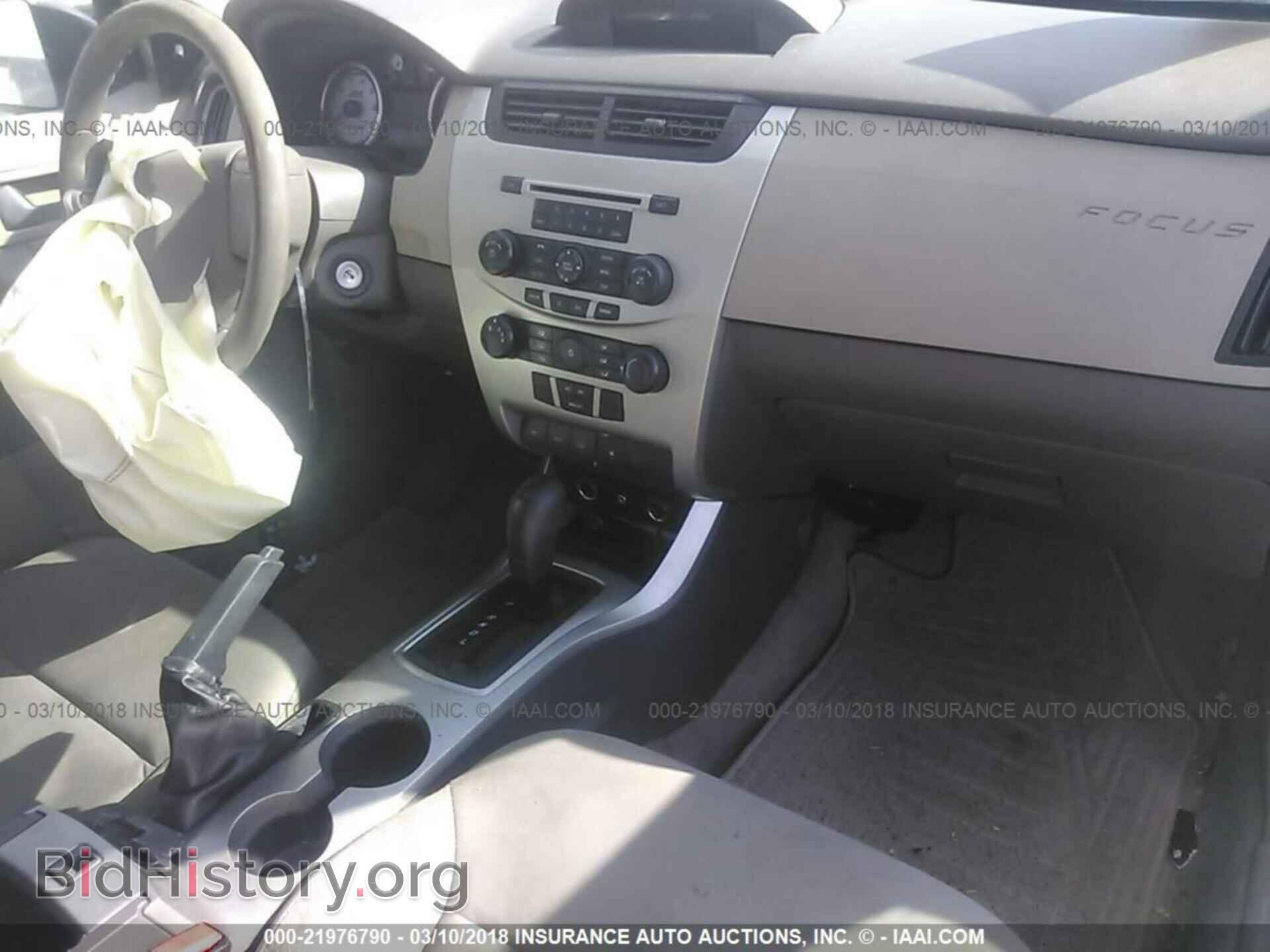 2011 Ford Focus - VIN: 1FAHP3EN6BW105460 - Фото 5
