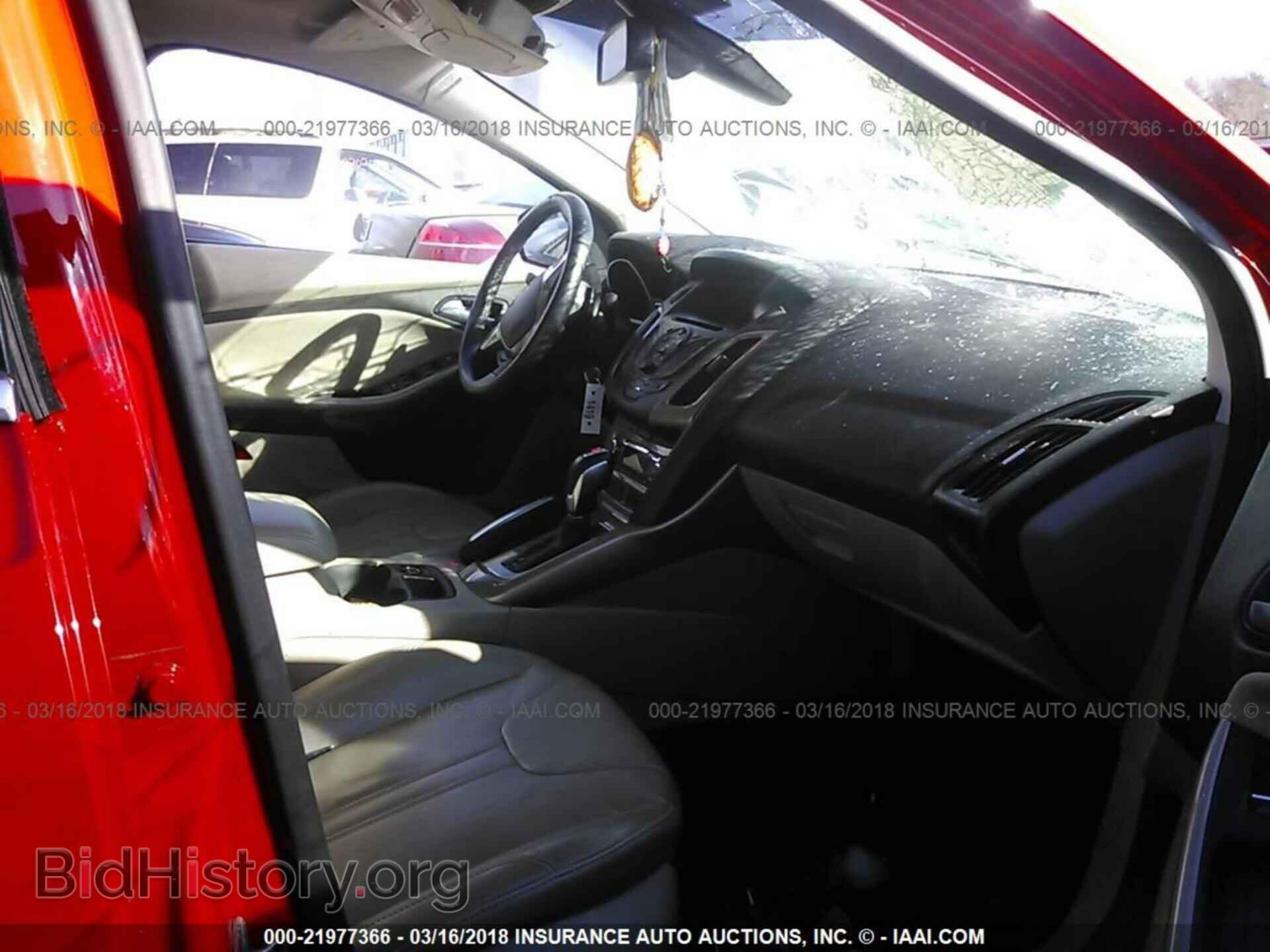 2012 Ford Focus - VIN: 1FAHP3H2XCL295669 - Photo 5