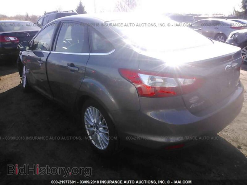 2012 Ford FOCUS (VIN 1FAHP3H28CL423794) — photo 3 of 10
