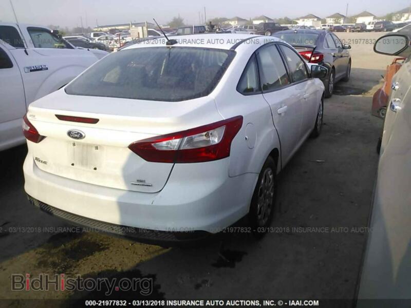 2012 Ford FOCUS (VIN 1FAHP3F28CL417982) — фото 4 из 10