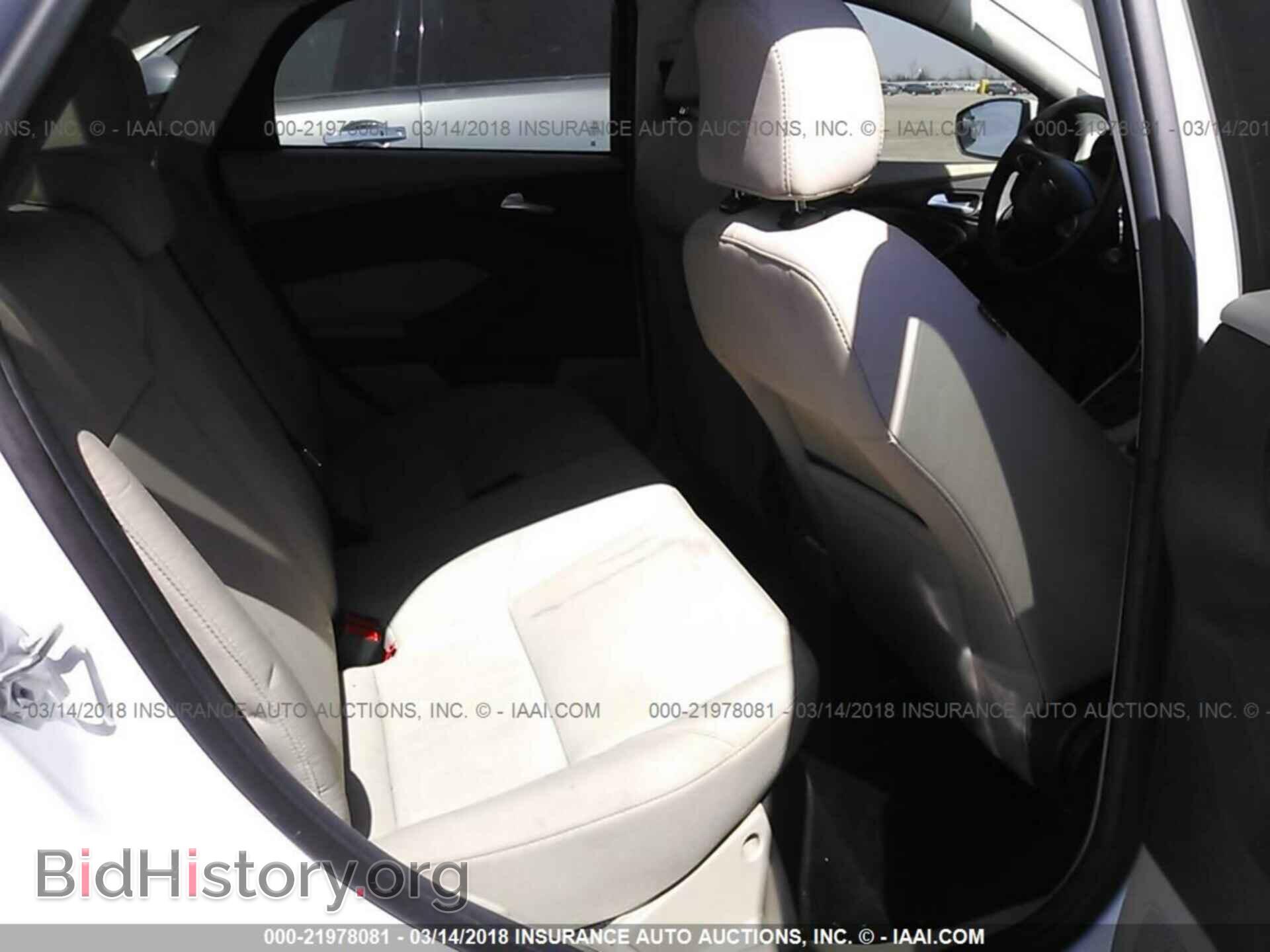 2016 Ford Focus - VIN: 1FADP3F21GL383386 - Photo 8