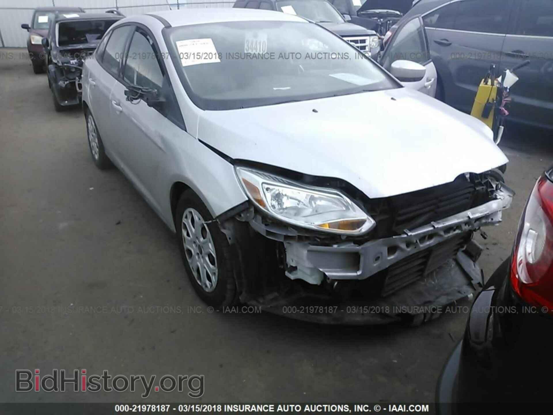 2012 Ford Focus - VIN: 1FAHP3F22CL454932 - Photo 6