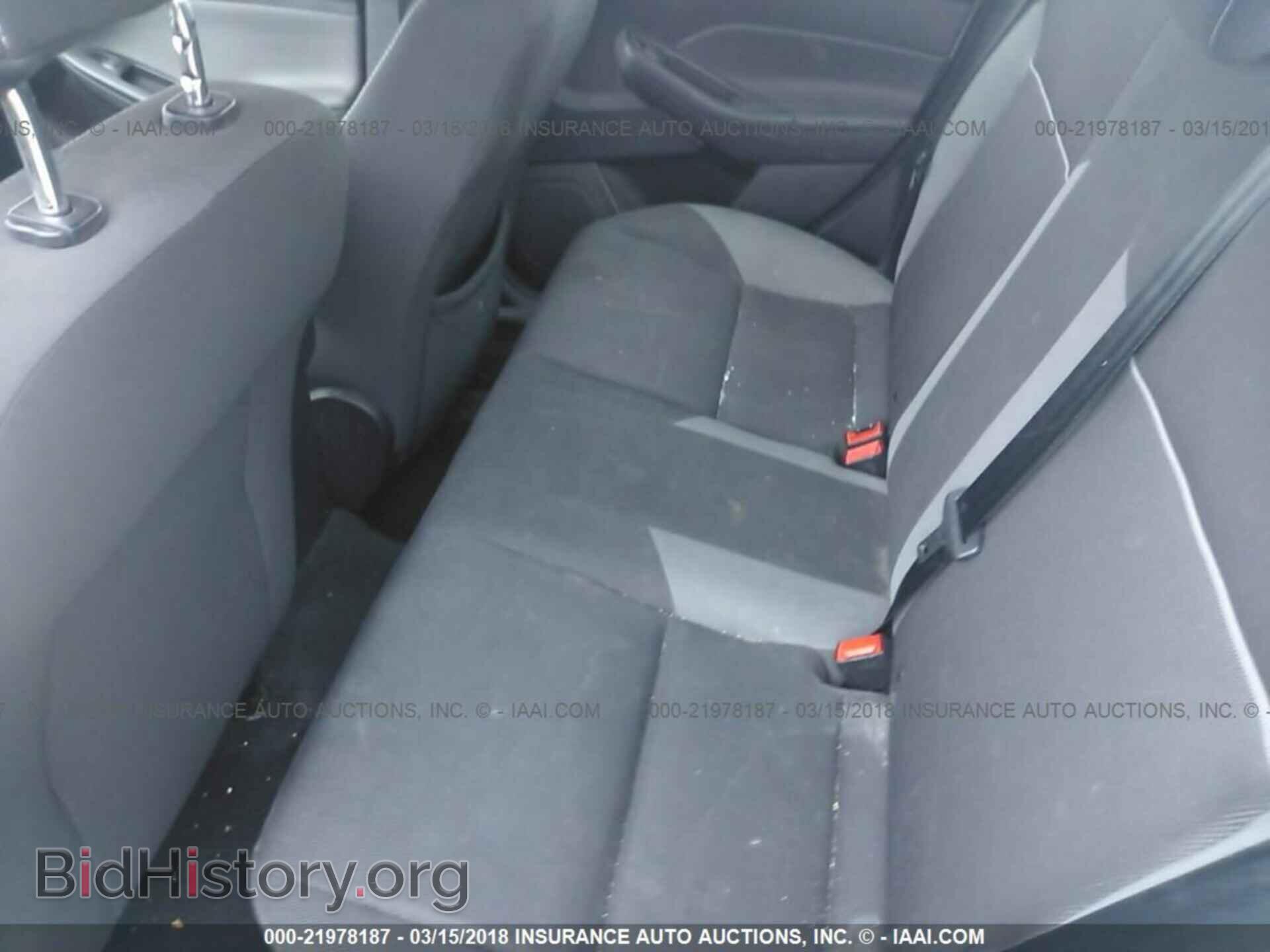 2012 Ford Focus - VIN: 1FAHP3F22CL454932 - Photo 8