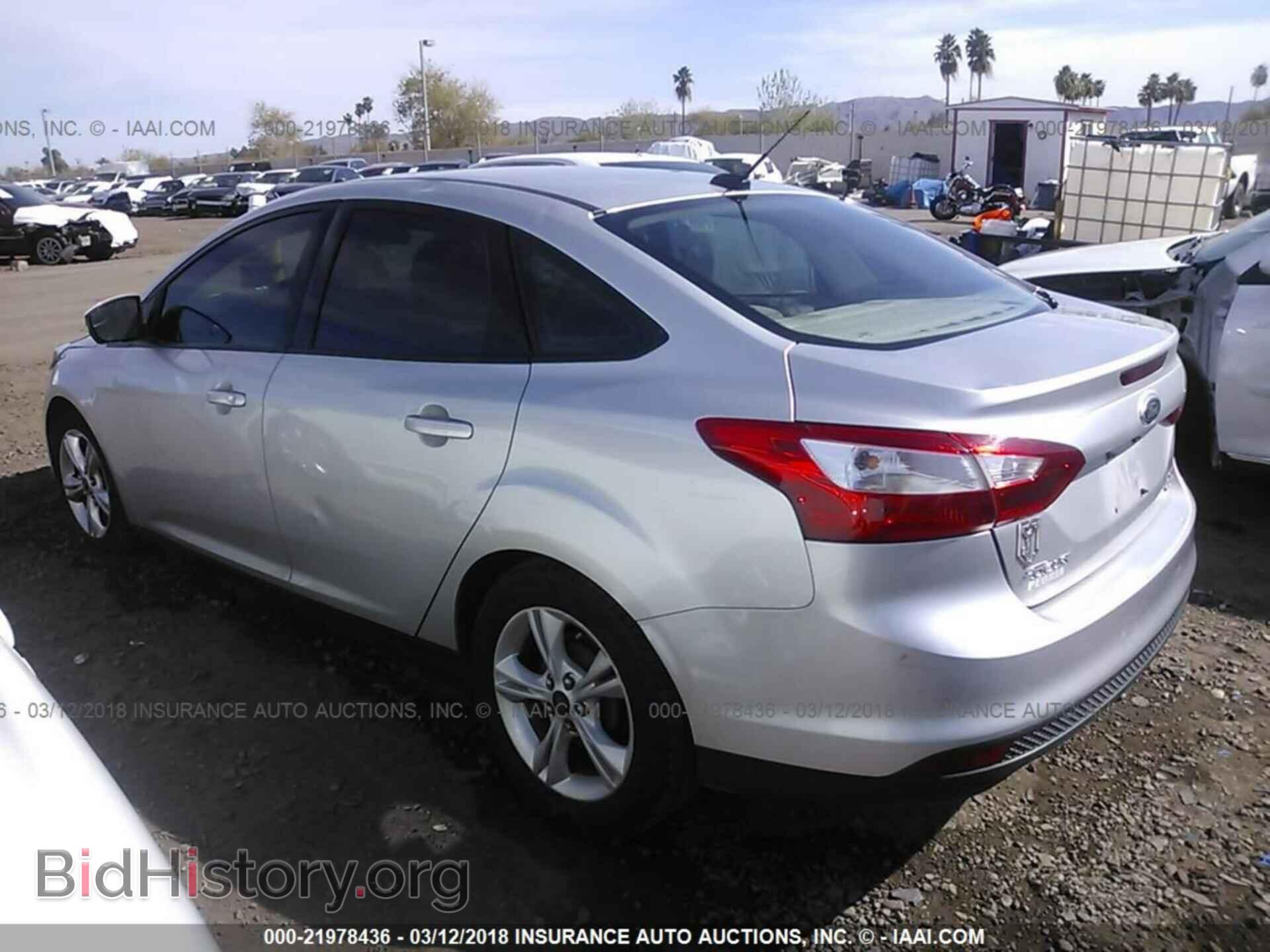 2014 Ford Focus - VIN: 1FADP3F20EL421106 - Фото 3