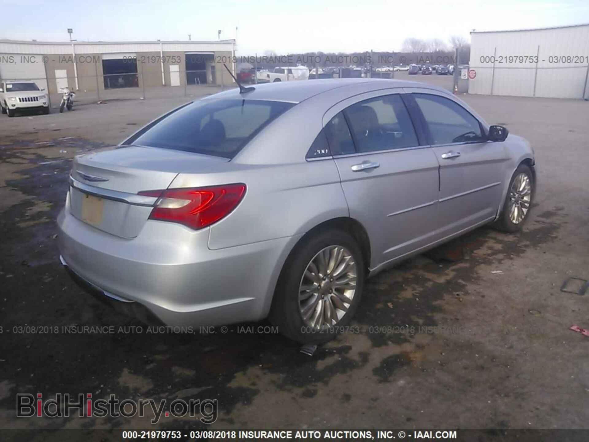 2012 Chrysler 200 - VIN: 1C3CCBCB6CN200924 - Photo 4