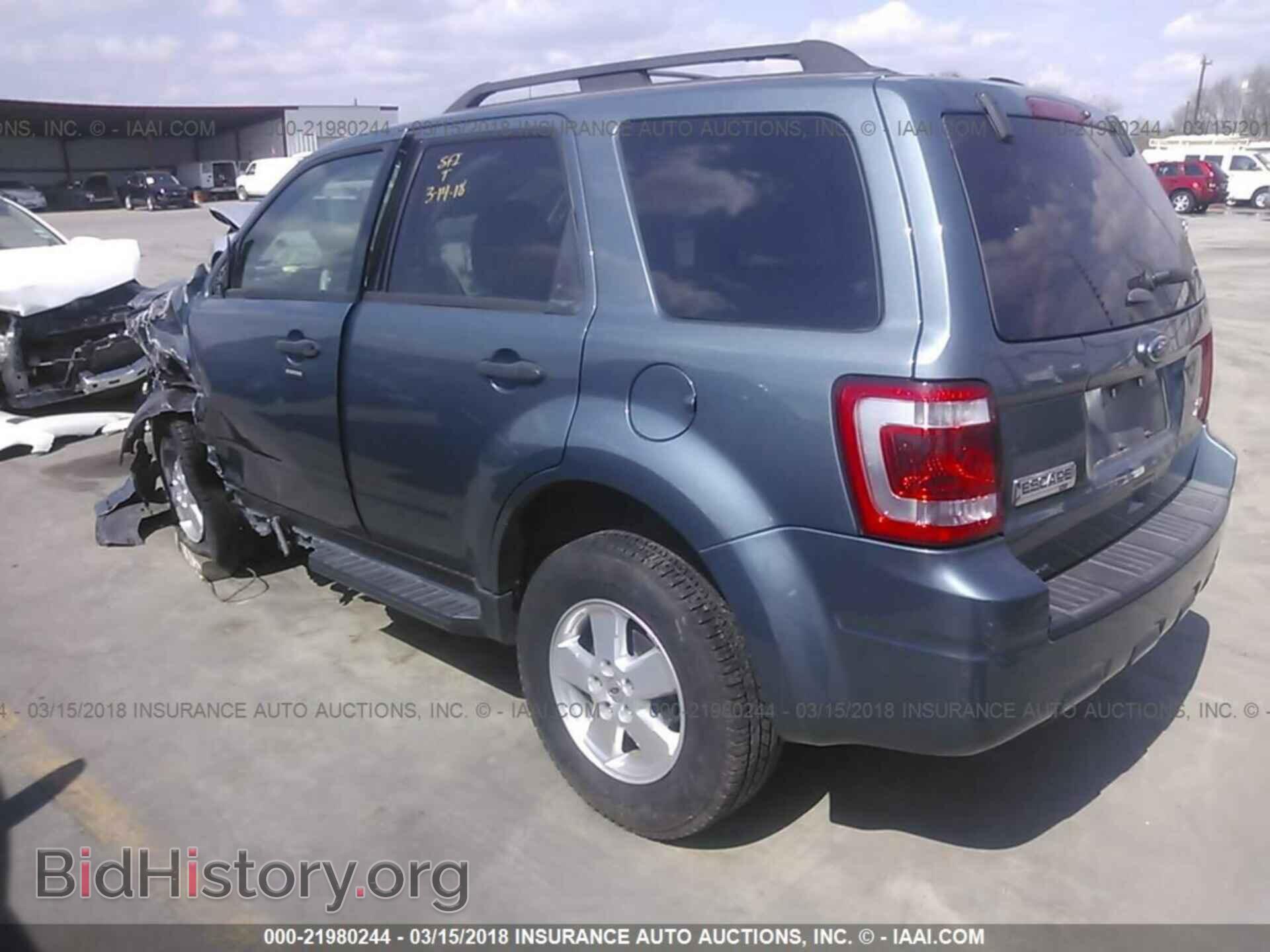 2012 Ford Escape - VIN: 1FMCU0DG6CKC81766 - Photo 3