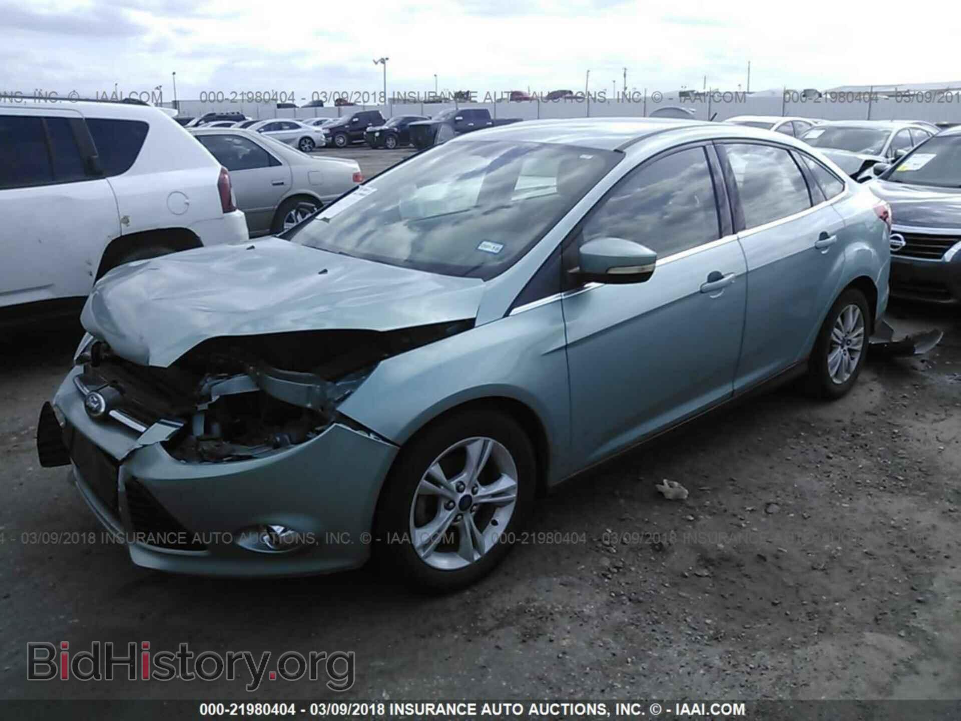 2012 Ford Focus - VIN: 1FAHP3H20CL357709 - Photo 2