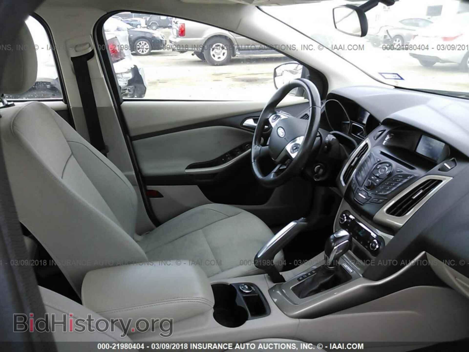 2012 Ford Focus - VIN: 1FAHP3H20CL357709 - Photo 5