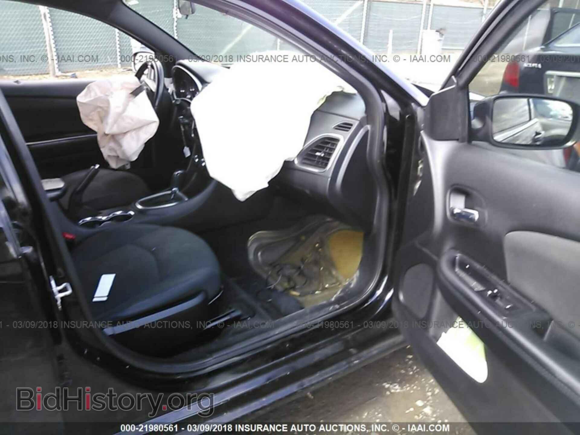 2012 Chrysler 200 - VIN: 1C3CCBBBXCN113724 - Фото 5