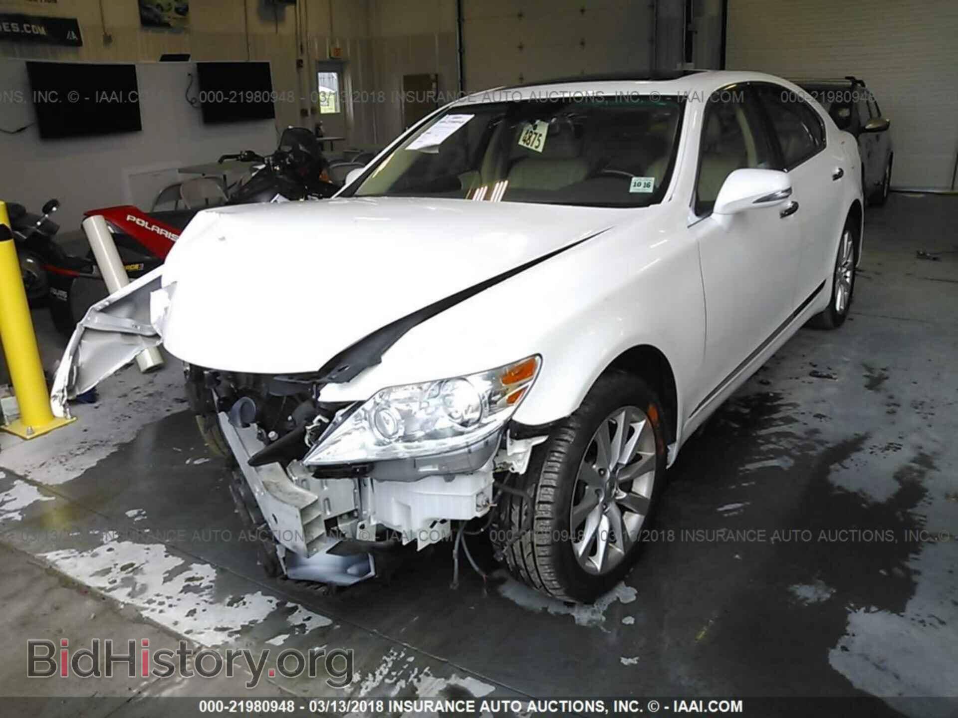 2012 Lexus Ls - VIN: JTHCL5EF2C5012560 - Фото 2