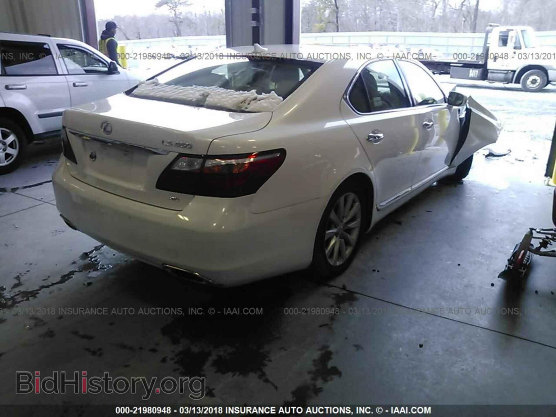2012 Lexus Ls - VIN: JTHCL5EF2C5012560 - Фото 4