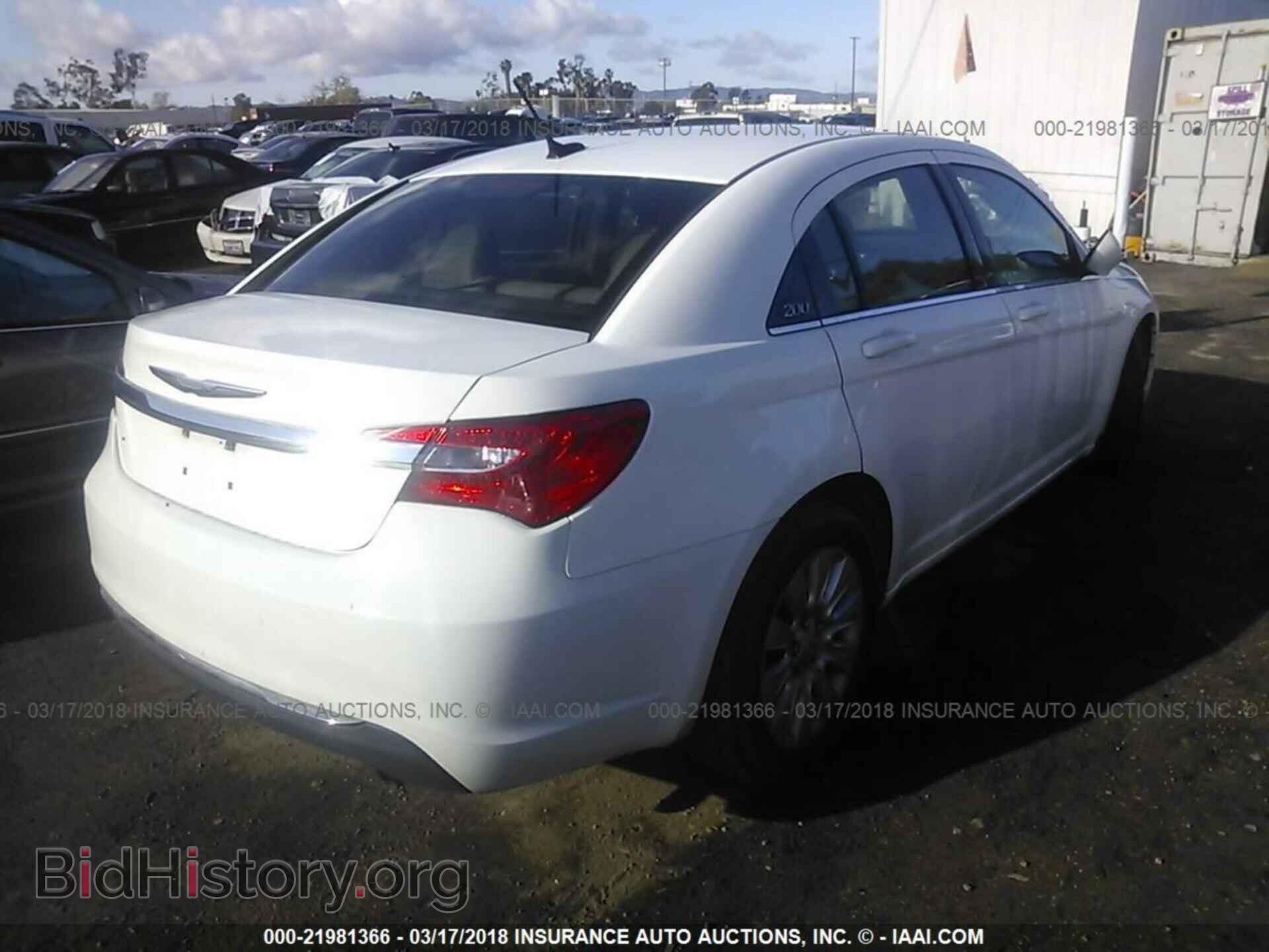2011 Chrysler 200 - VIN: 1C3BC4FB4BN619694 - Фото 4