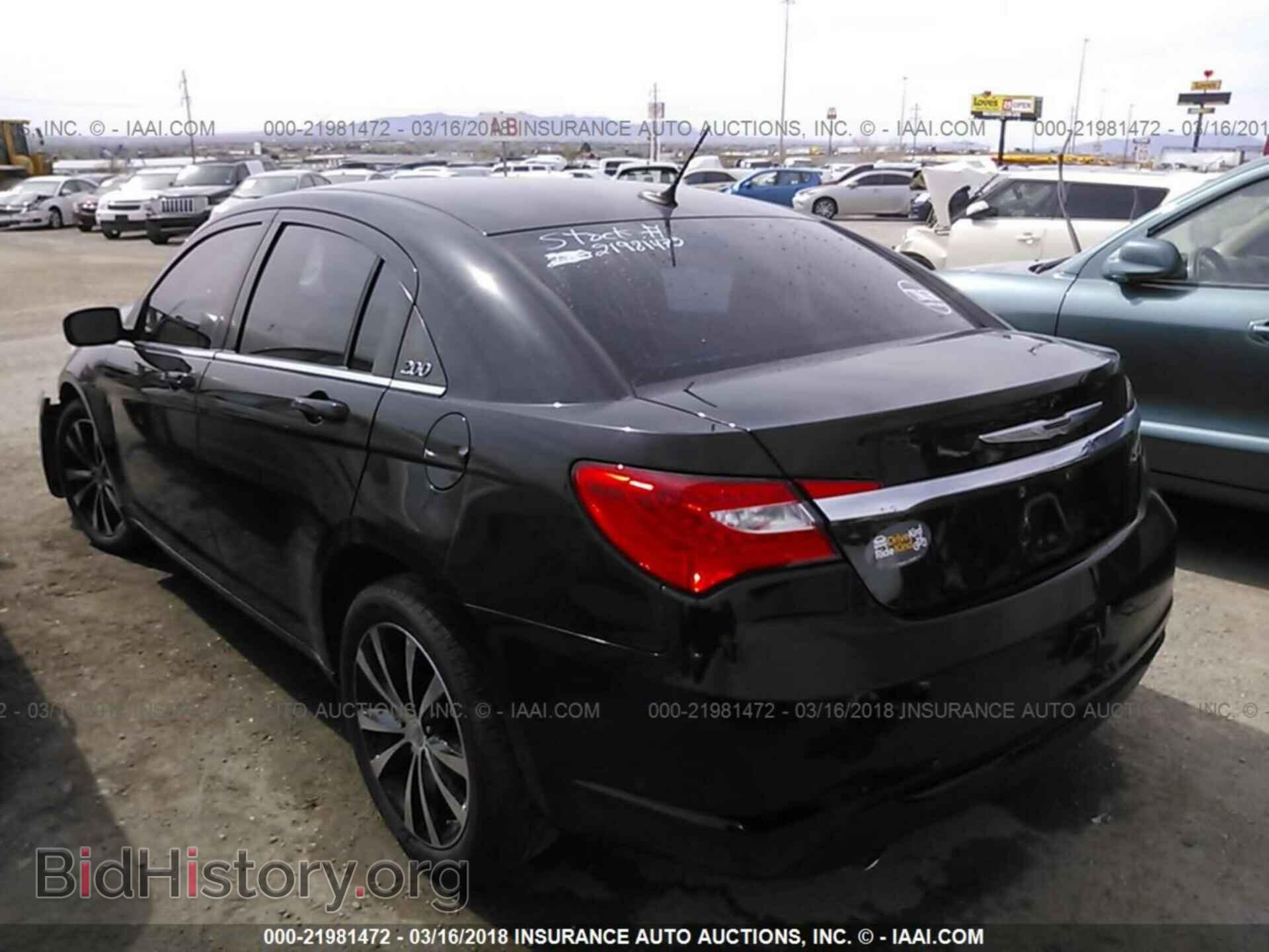 2011 Chrysler 200 - VIN: 1C3BC8FG6BN596860 - Photo 3