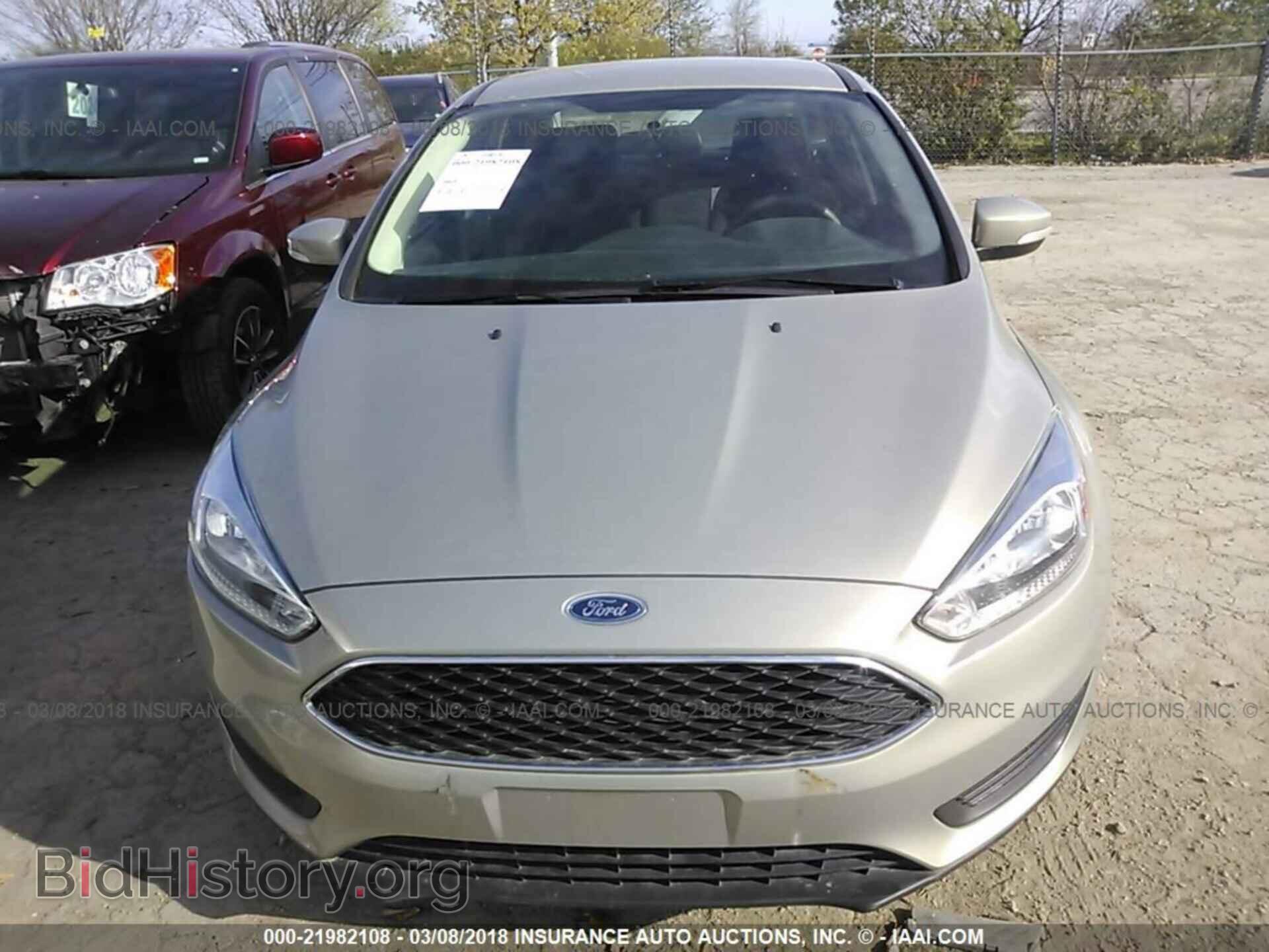 2016 Ford Focus - VIN: 1FADP3F26GL294607 - Photo 6