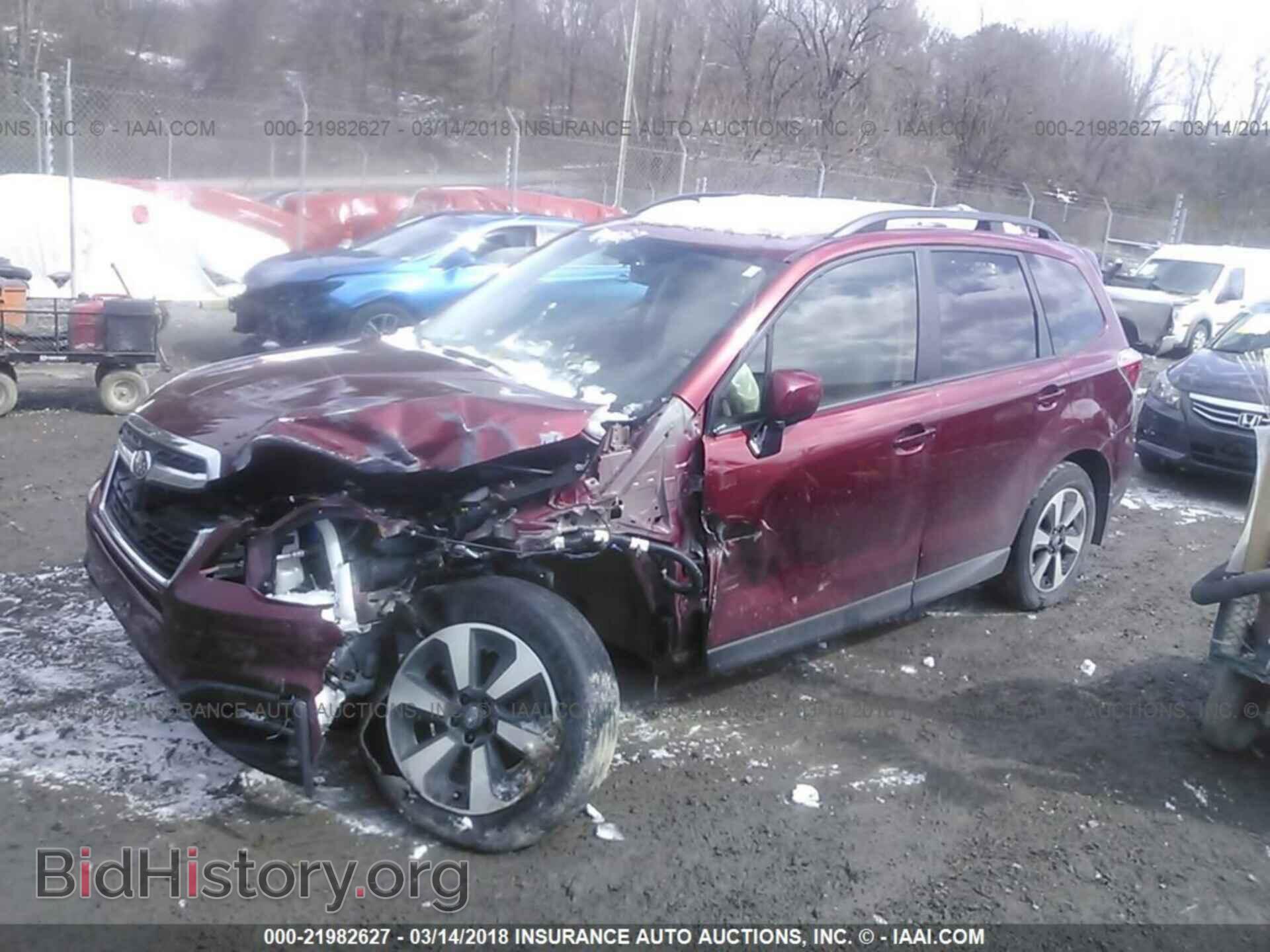 2017 Subaru Forester - VIN: JF2SJAEC7HH414549 - Photo 2