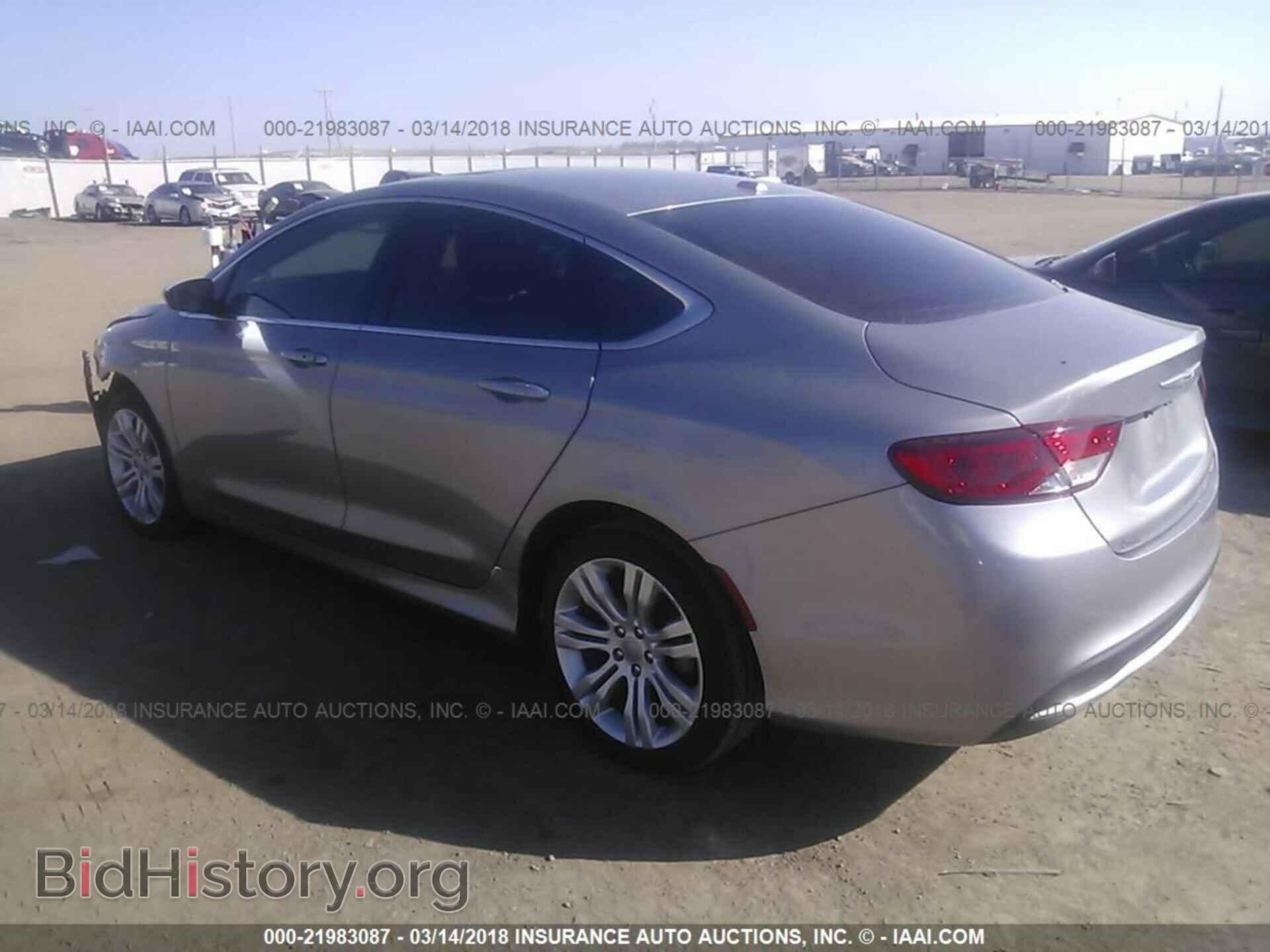2015 Chrysler 200 - VIN: 1C3CCCAB4FN526816 - Photo 3