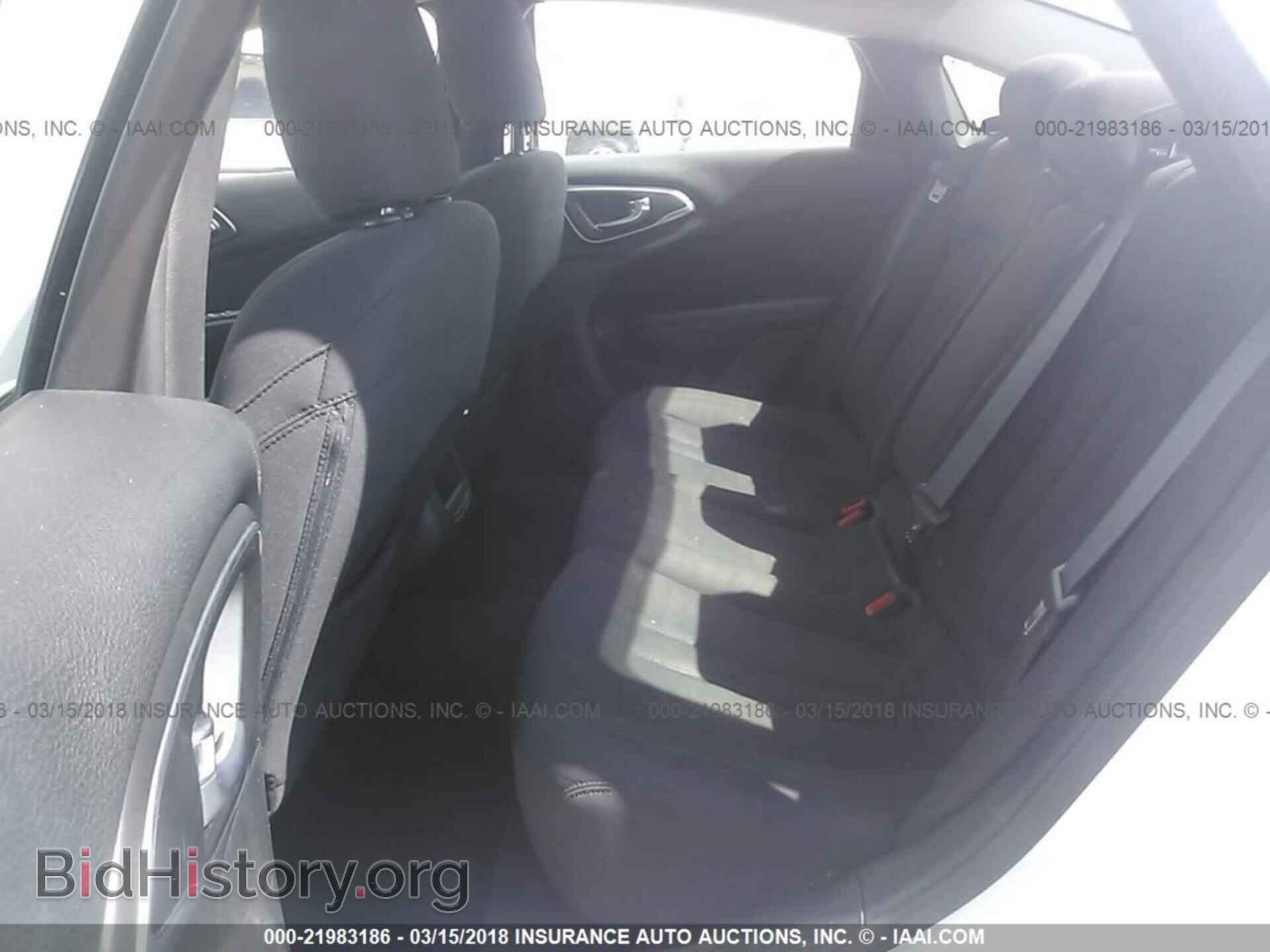 2015 Chrysler 200 - VIN: 1C3CCCAB2FN604249 - Photo 8