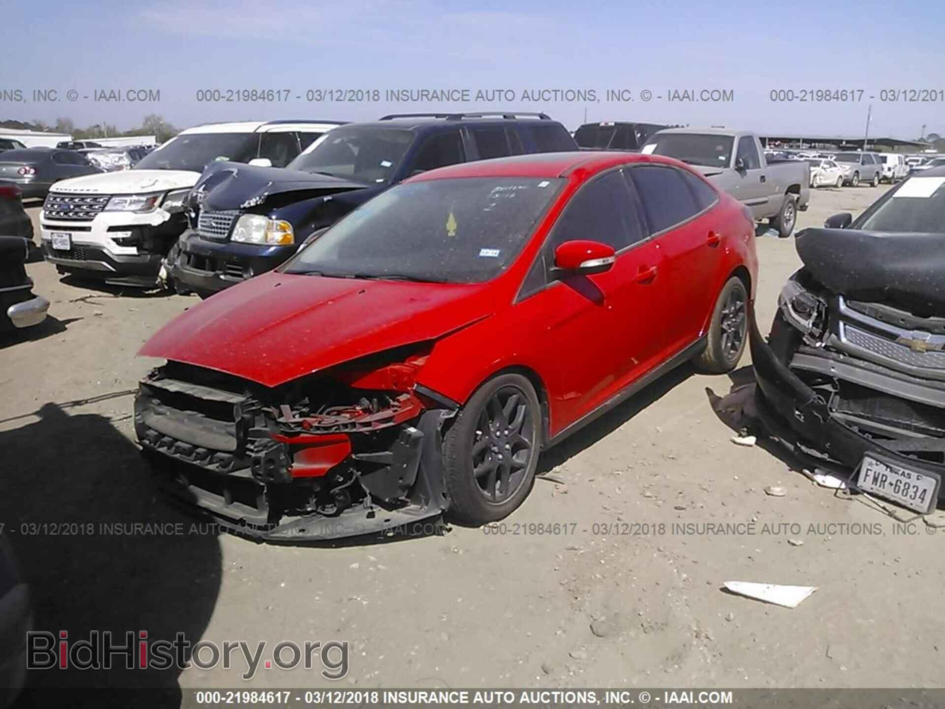 2016 Ford Focus - VIN: 1FADP3F24GL237905 - Photo 2