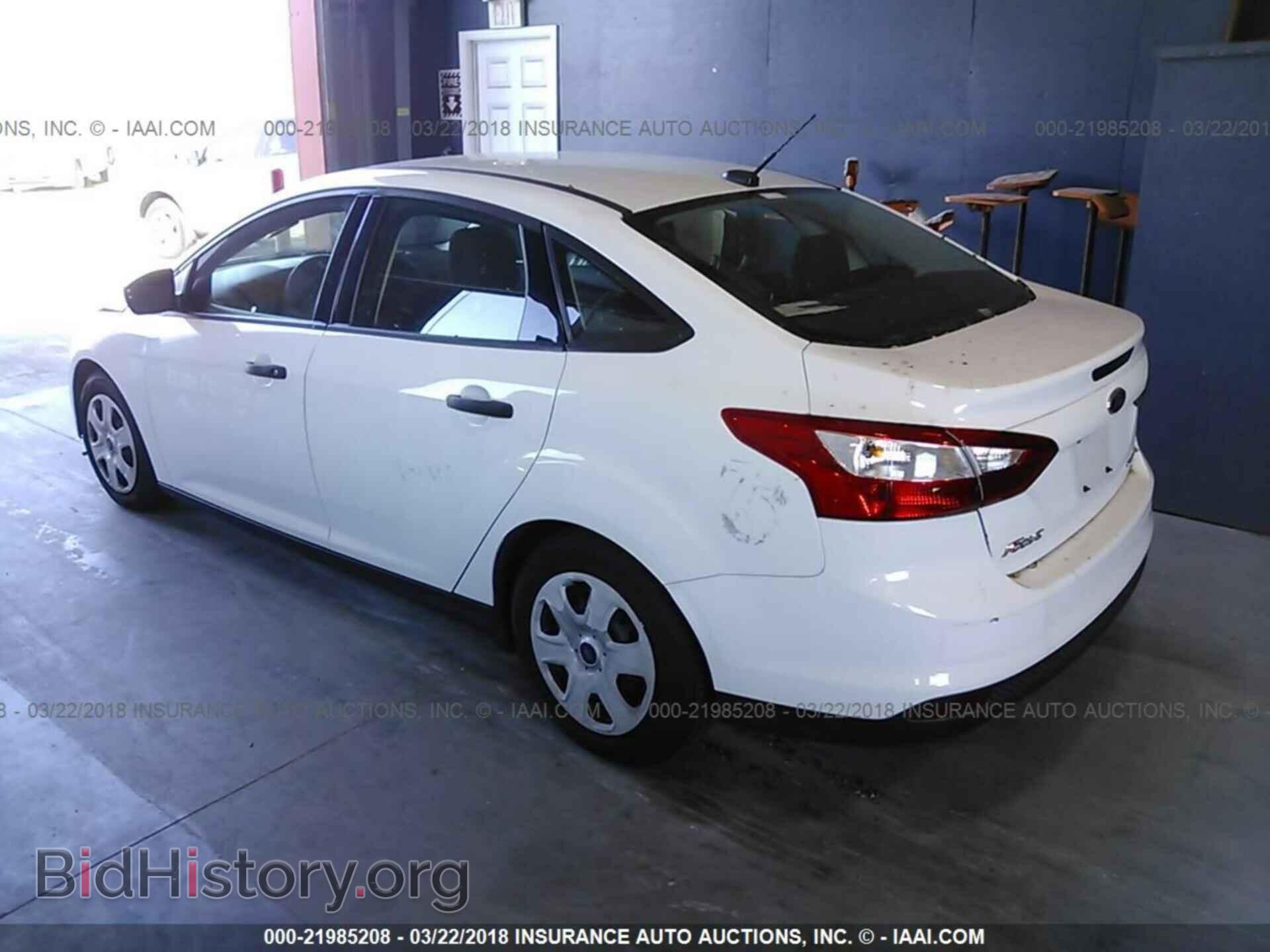 2014 Ford Focus - VIN: 1FADP3E22EL238811 - Photo 3