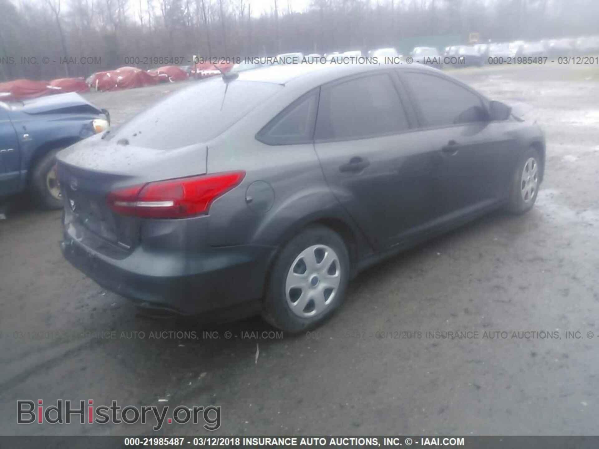 2015 Ford Focus - VIN: 1FADP3E22FL362465 - Photo 4
