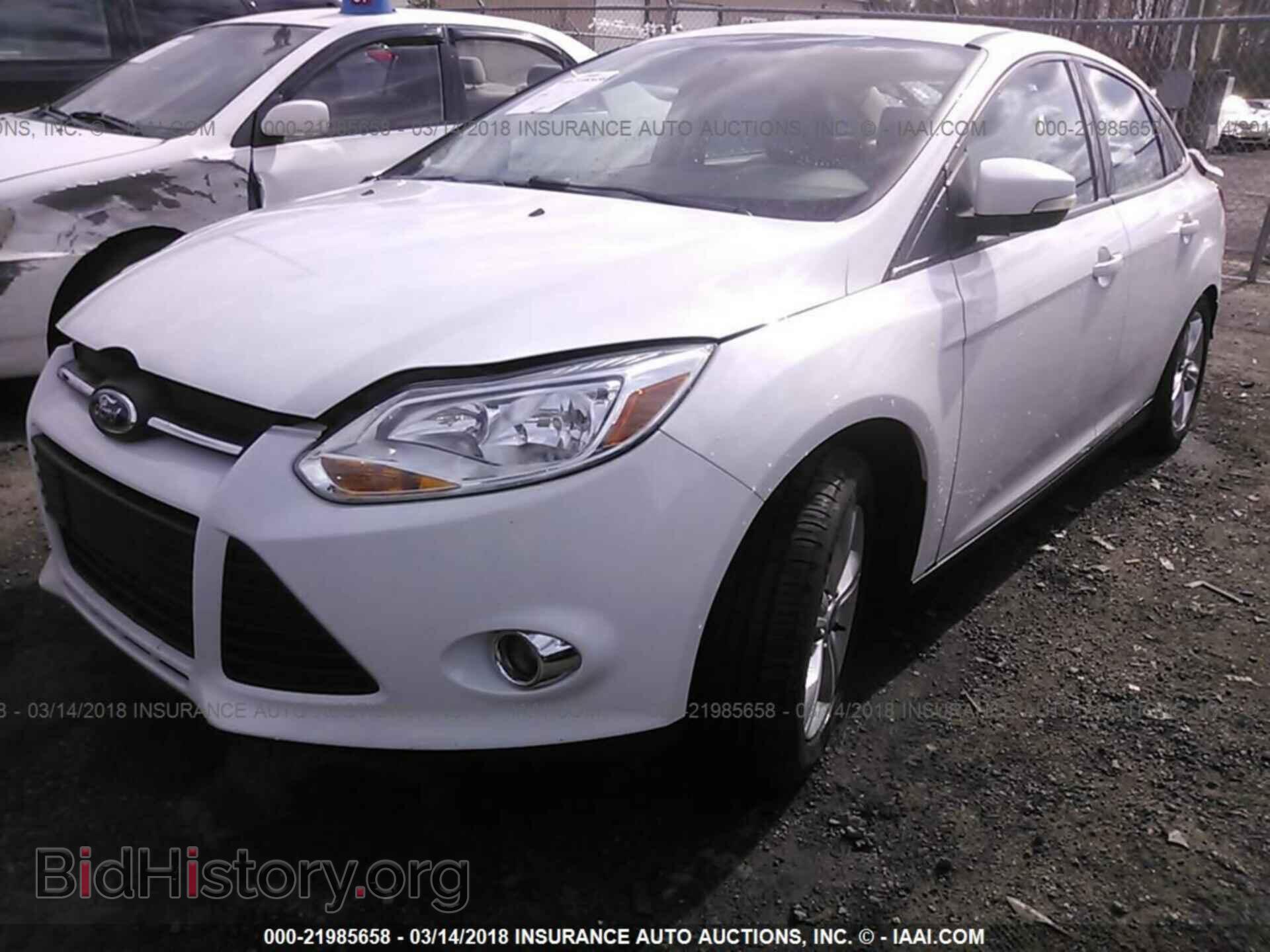 2014 Ford Focus - VIN: 1FADP3F27EL204426 - Фото 2