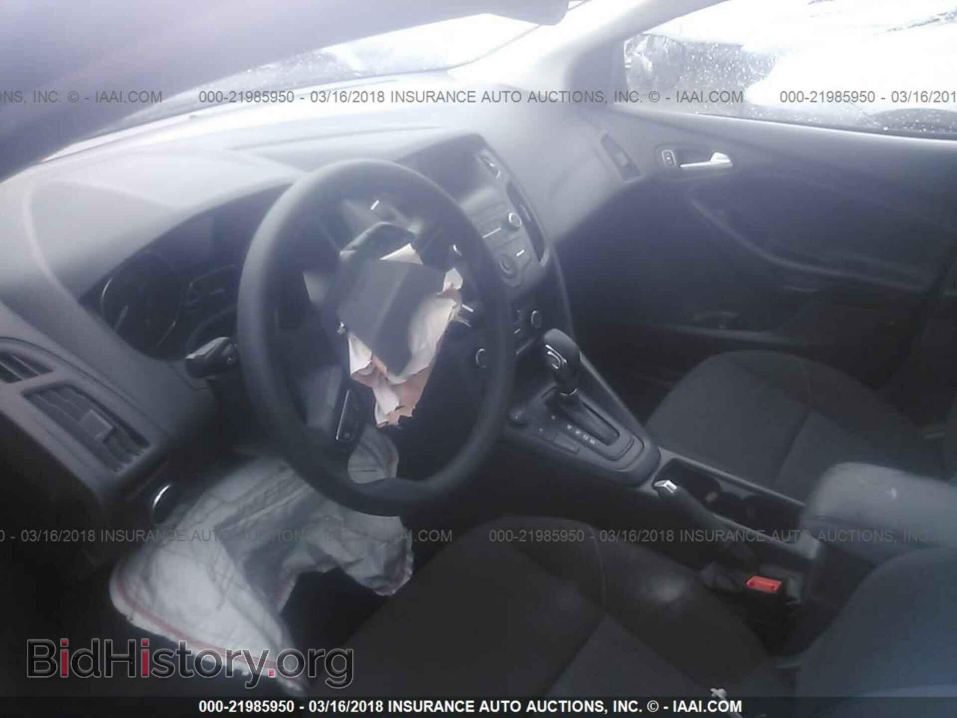 2018 Ford Focus - VIN: 1FADP3FE1JL205592 - Фото 5