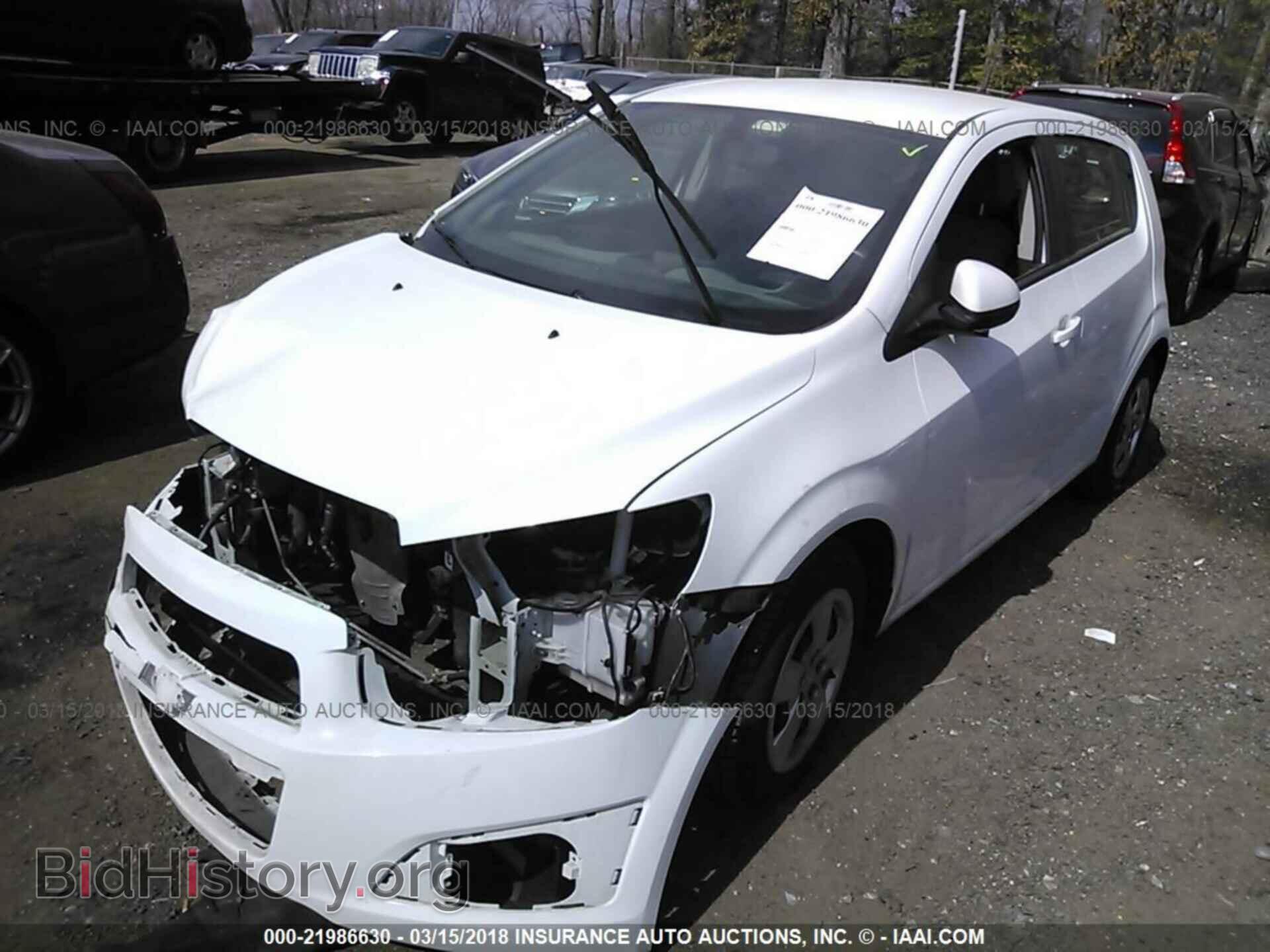2014 Chevrolet Sonic - VIN: 1G1JA6SG0E4171841 - Photo 2