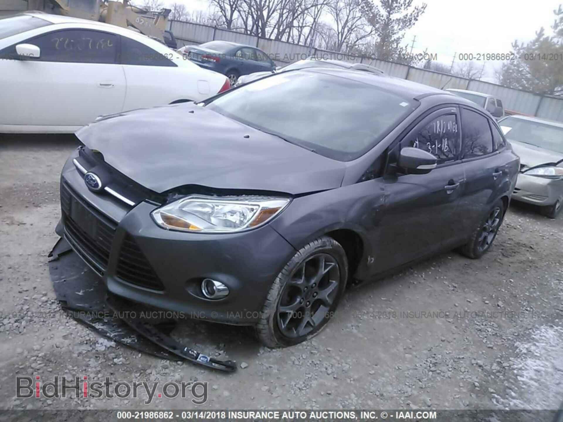 2014 Ford Focus - VIN: 1FADP3F25EL245556 - Фото 2
