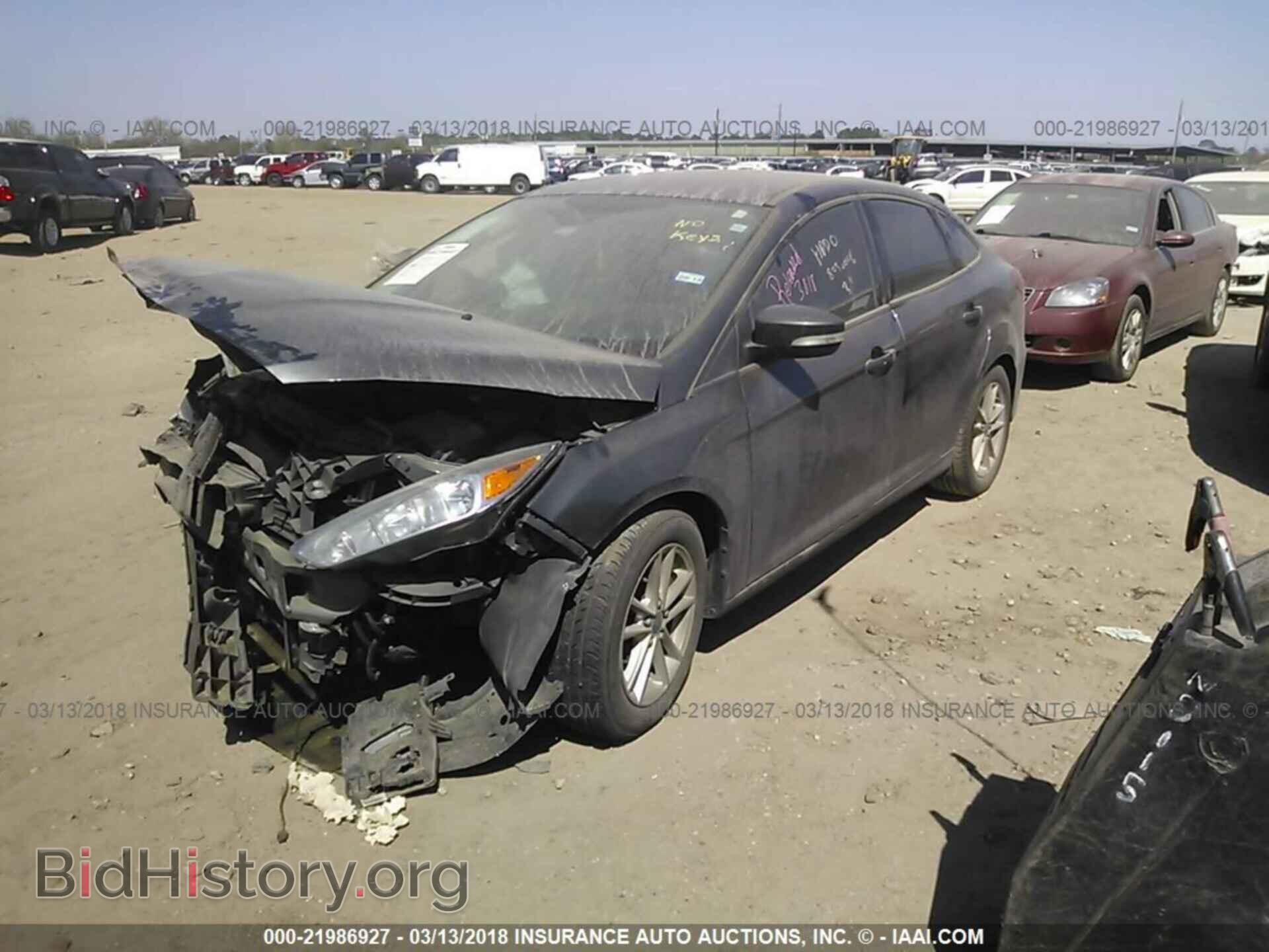 2015 Ford Focus - VIN: 1FADP3F25FL368050 - Photo 2